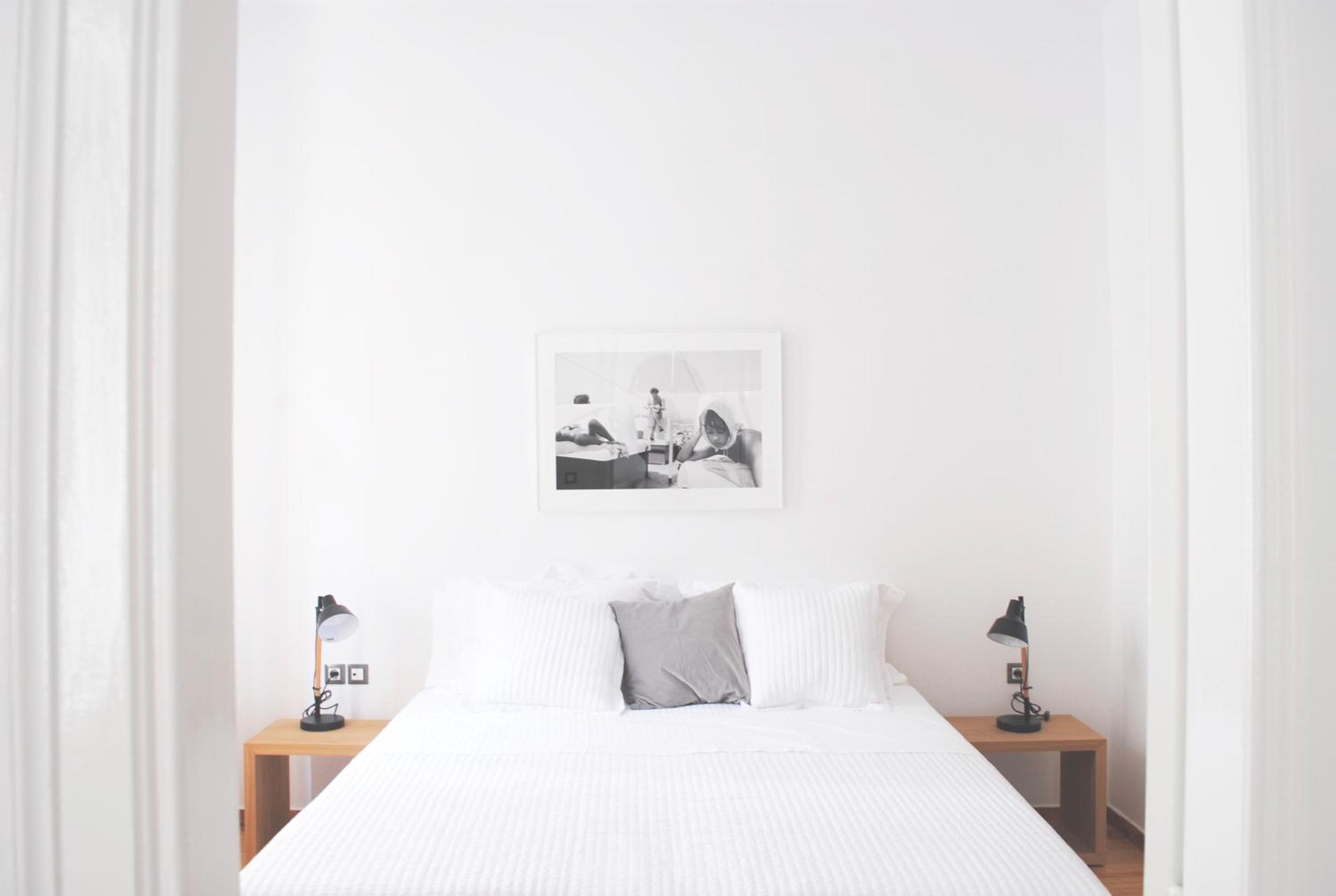 One-Bedroom Apartment with Street View photo 2