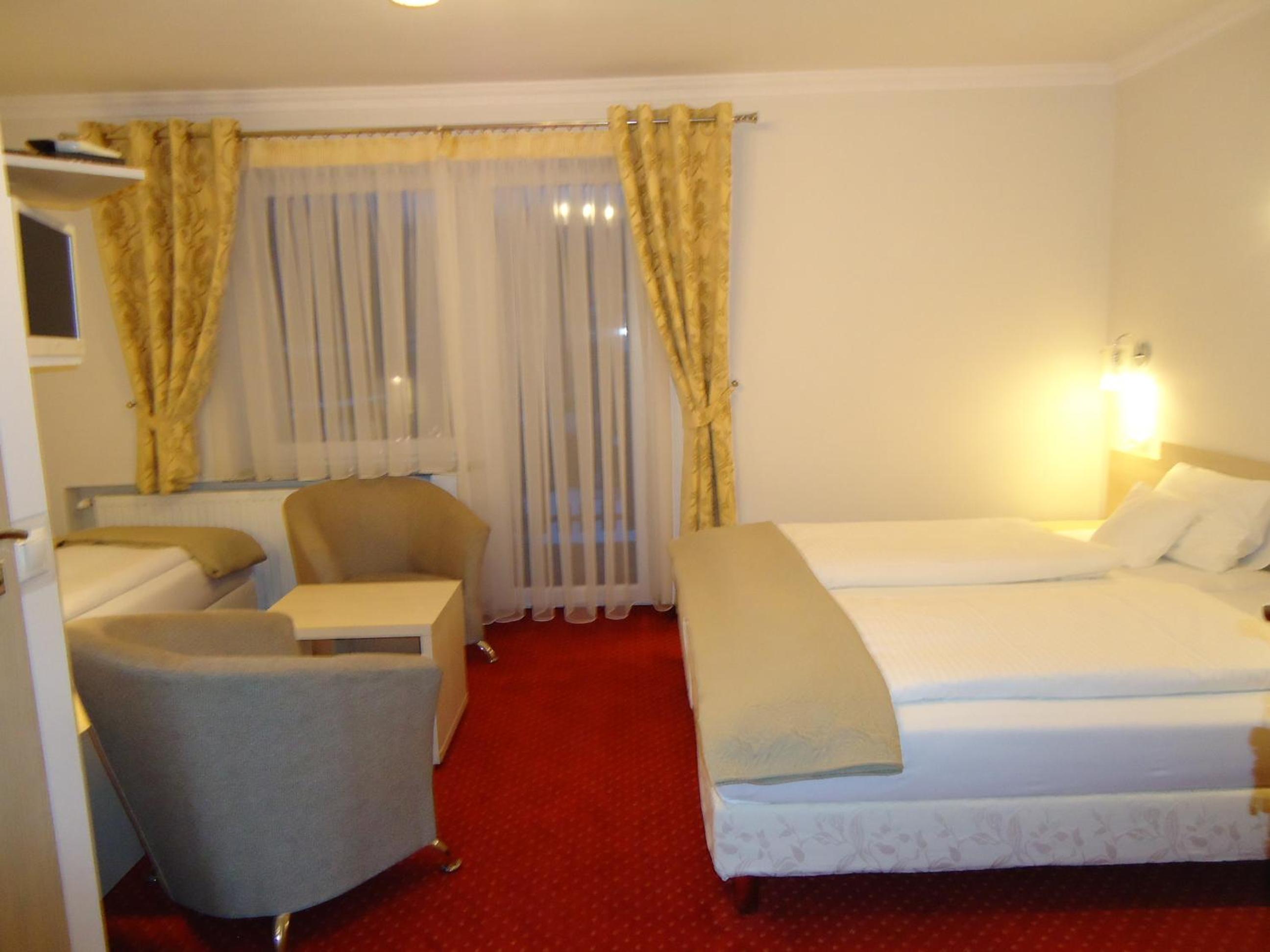 Triple Room with Balcony and Mountain View photo 1