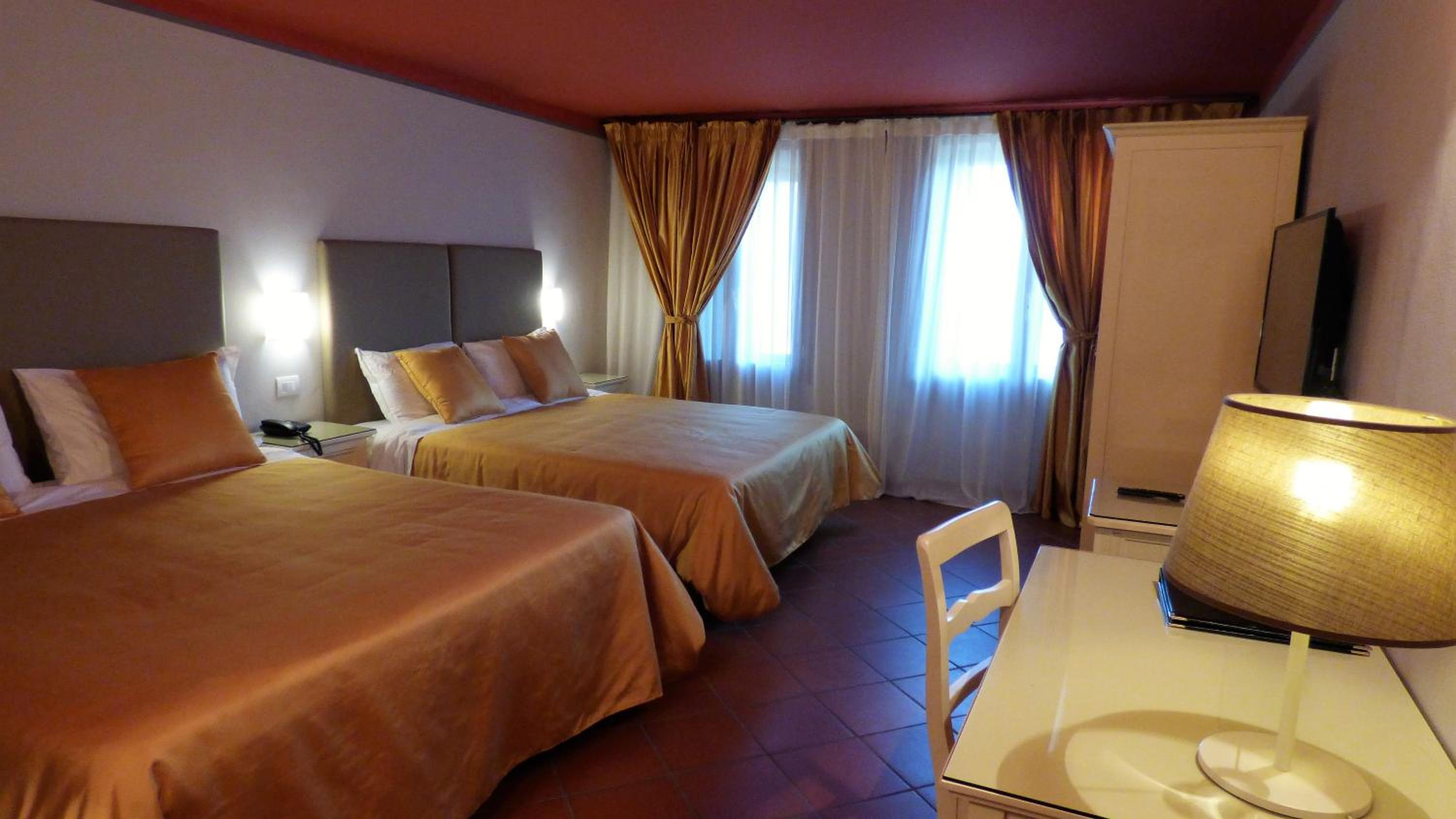 Quadruple Room - Photo 1