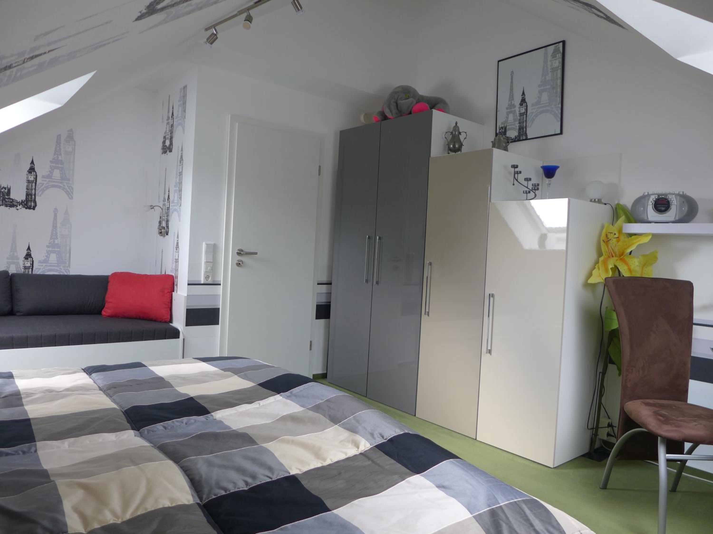 One-Bedroom Apartment photo 1