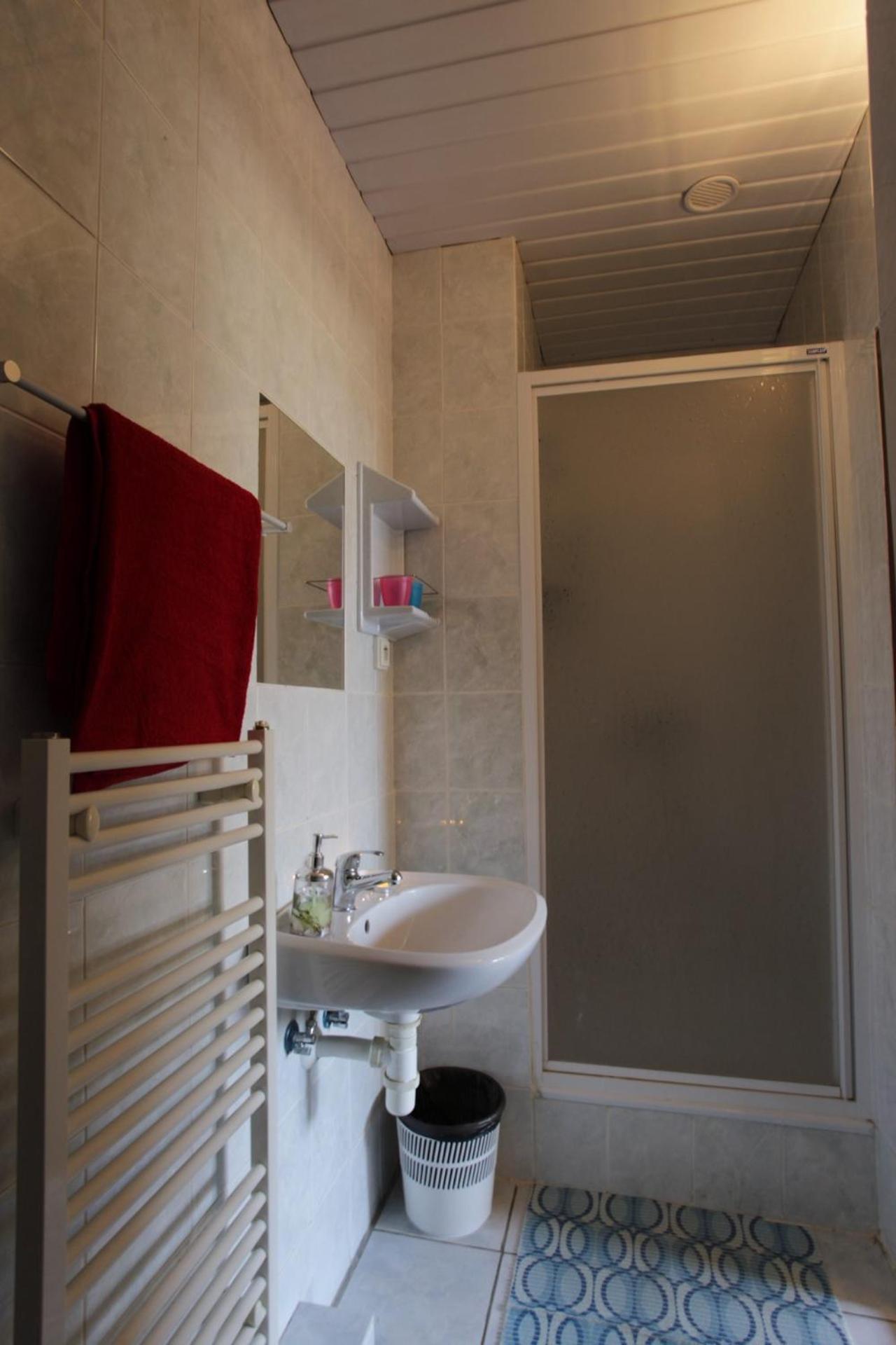 Deluxe Double Room with Shower photo 3
