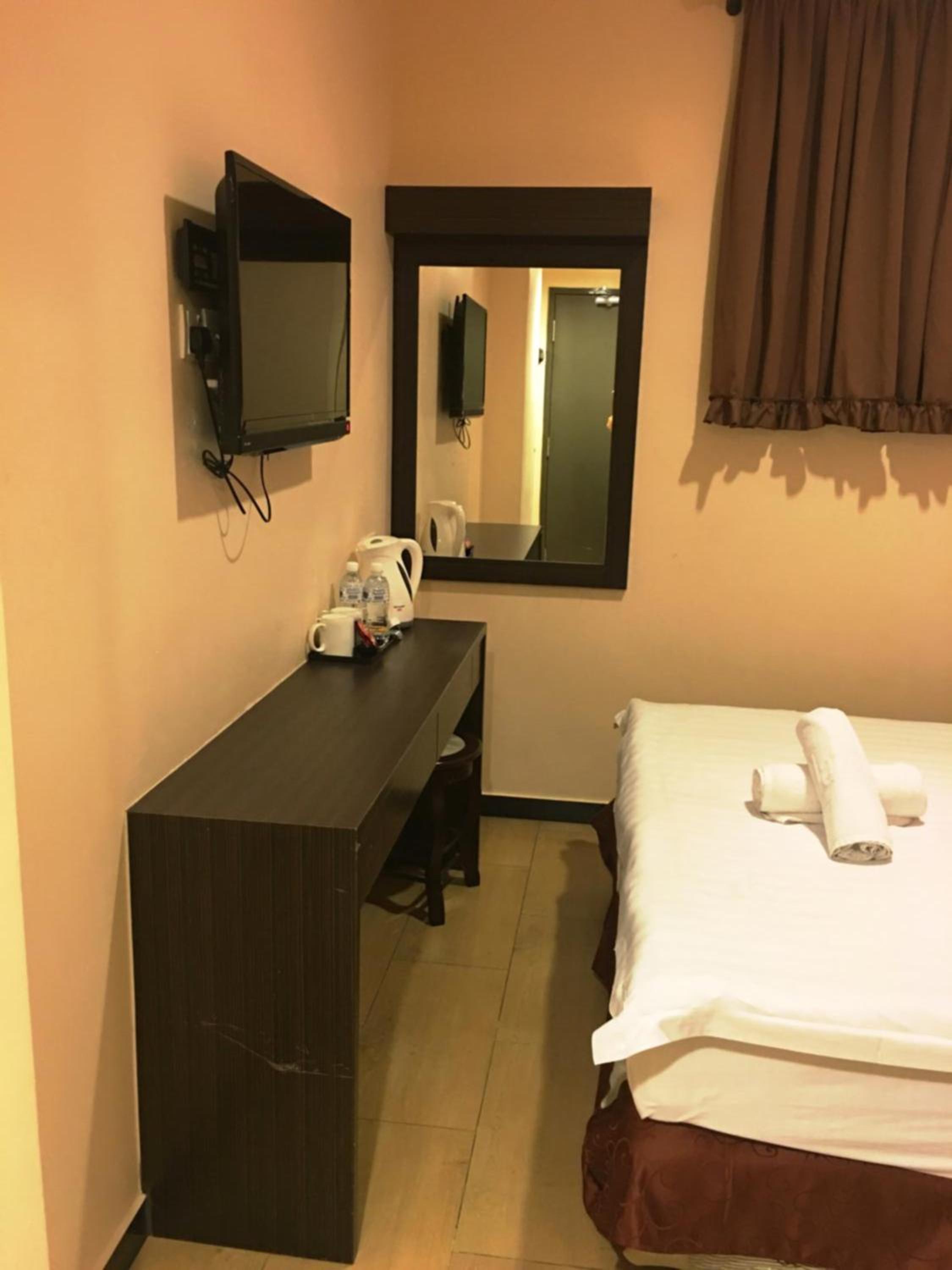 Standard Queen Room
