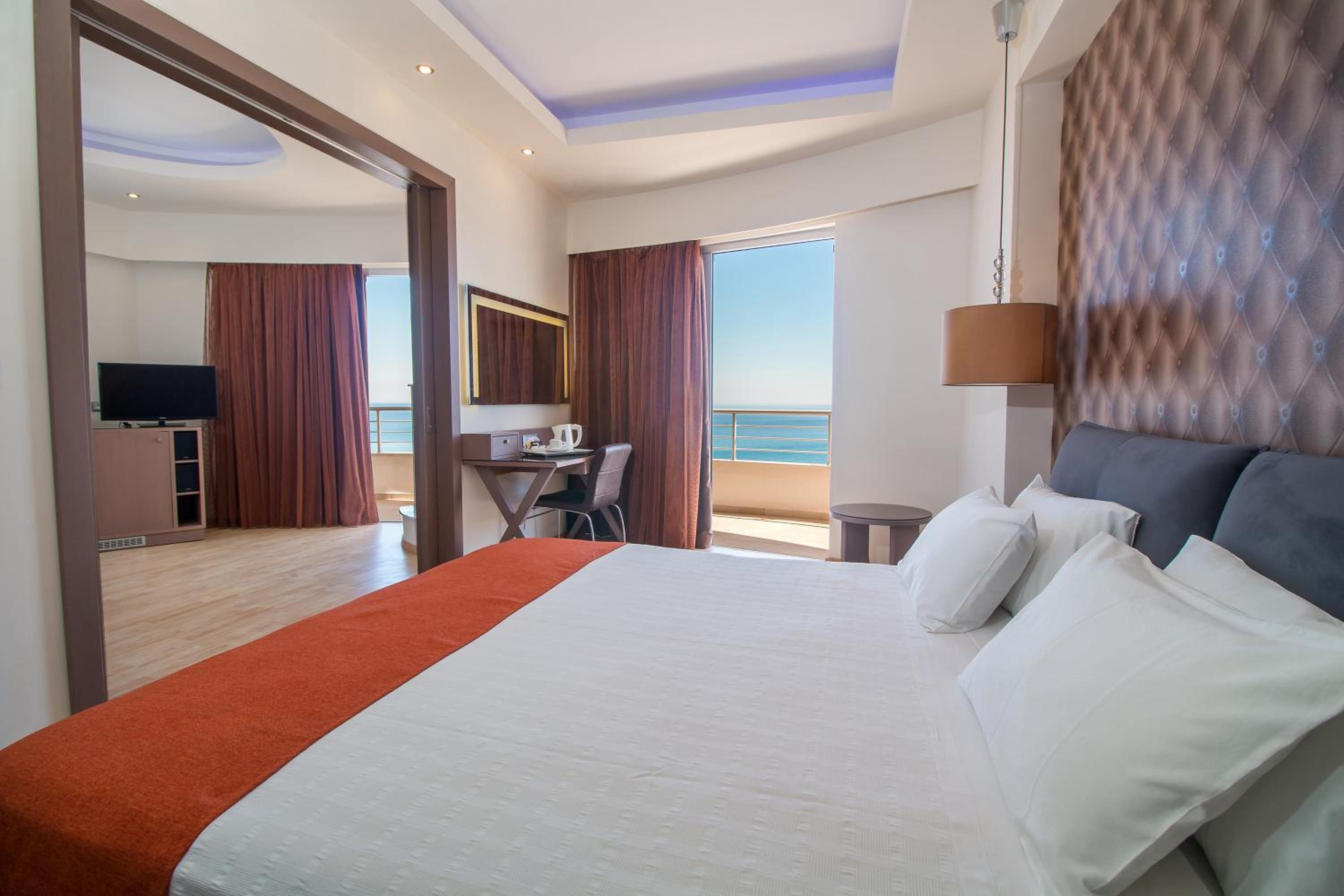Panoramic Suite with Sea view & Outdoor Jet-bath - Photo 7