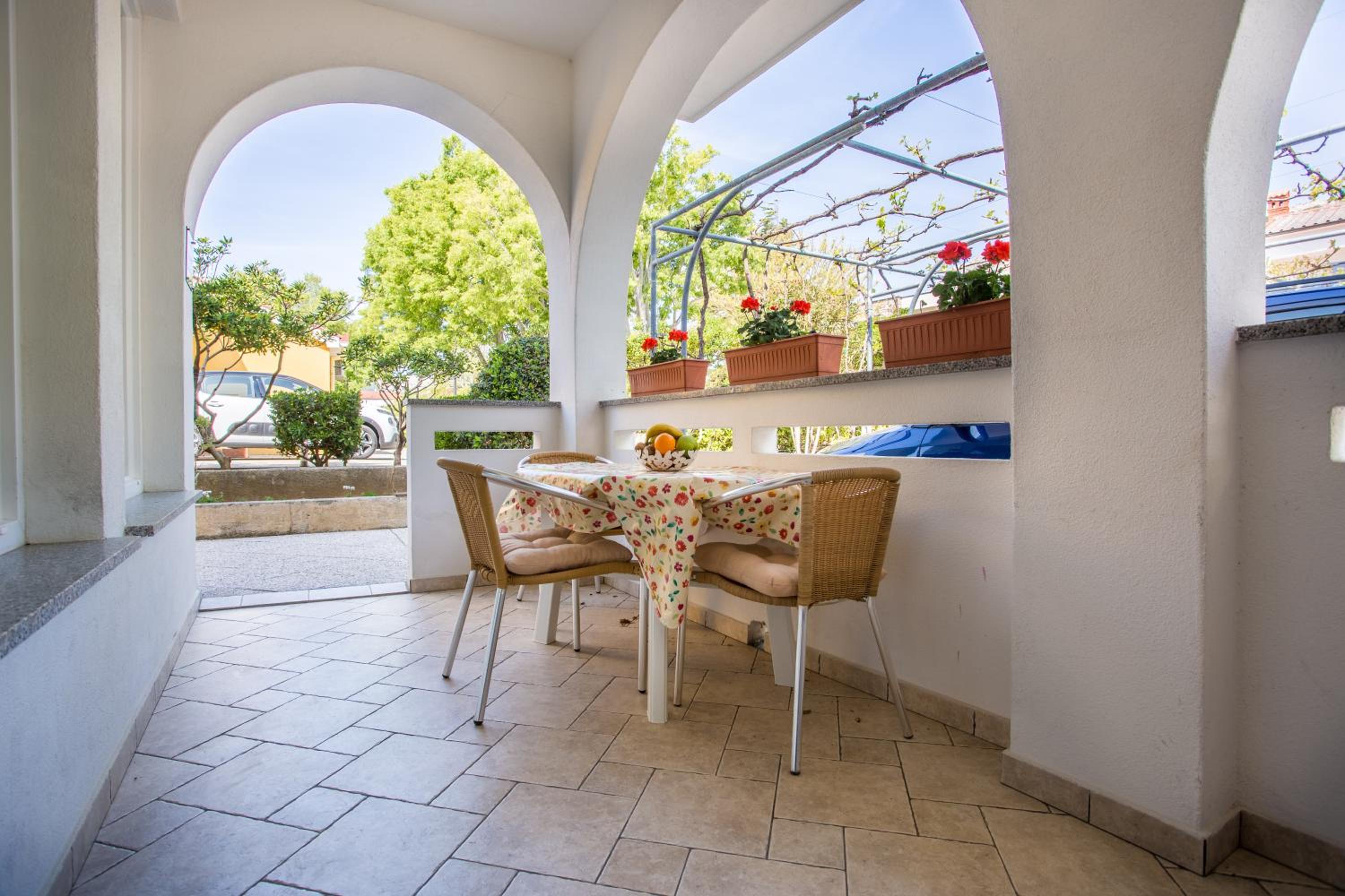 One-Bedroom Apartment with Terrace photo 3