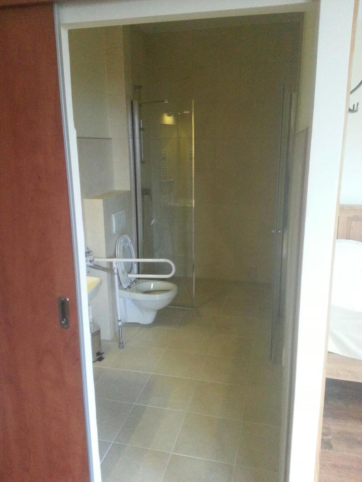 Double Room - Disability Access photo 2
