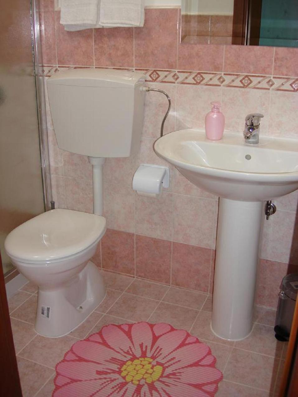 Double or Twin Room - Photo 2