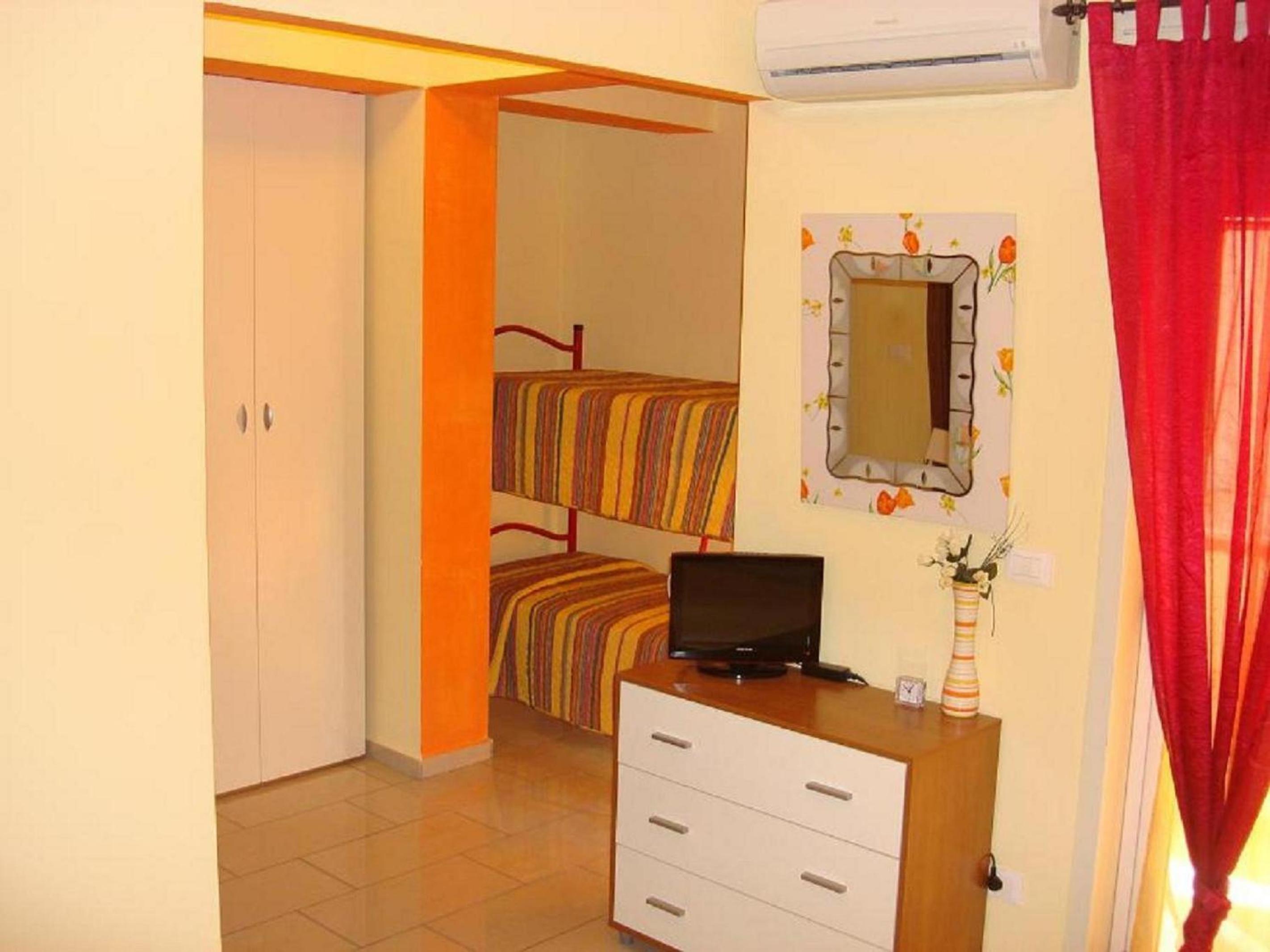 Quadruple Room - Photo 1