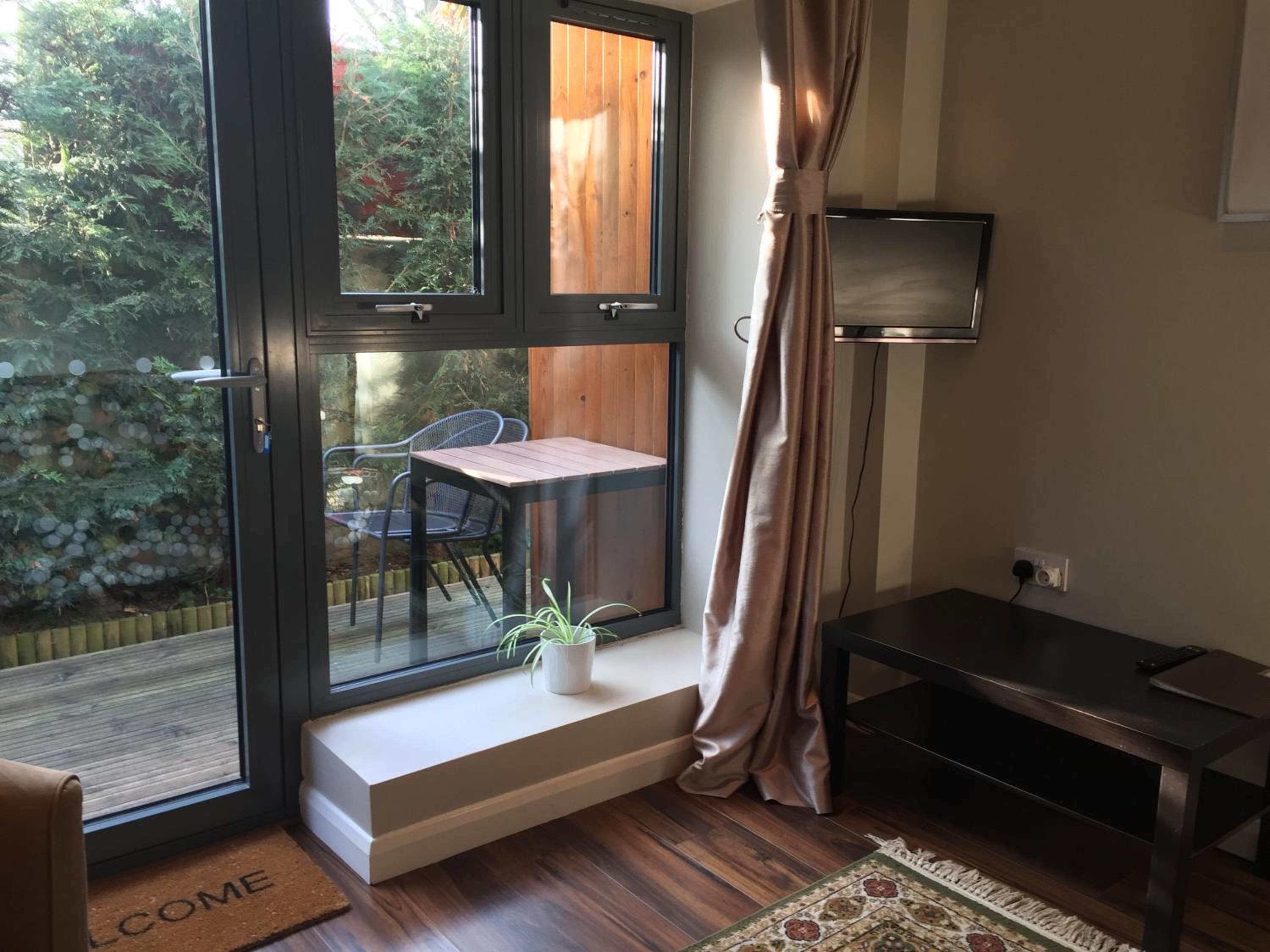 One-Bedroom Apartment (4 Adults) with Terrace photo 2