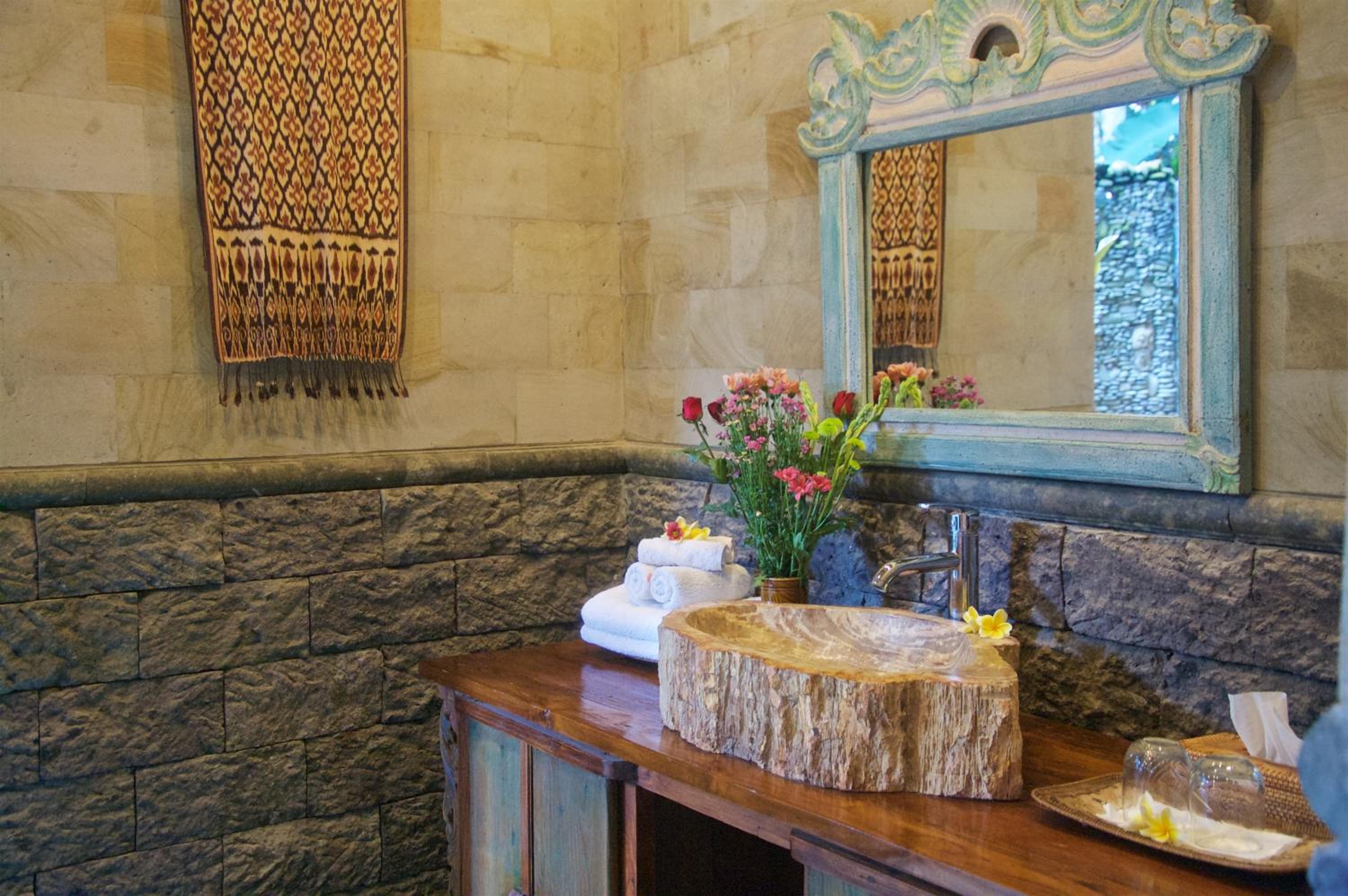 Deluxe King Room with Garden View - Photo 2
