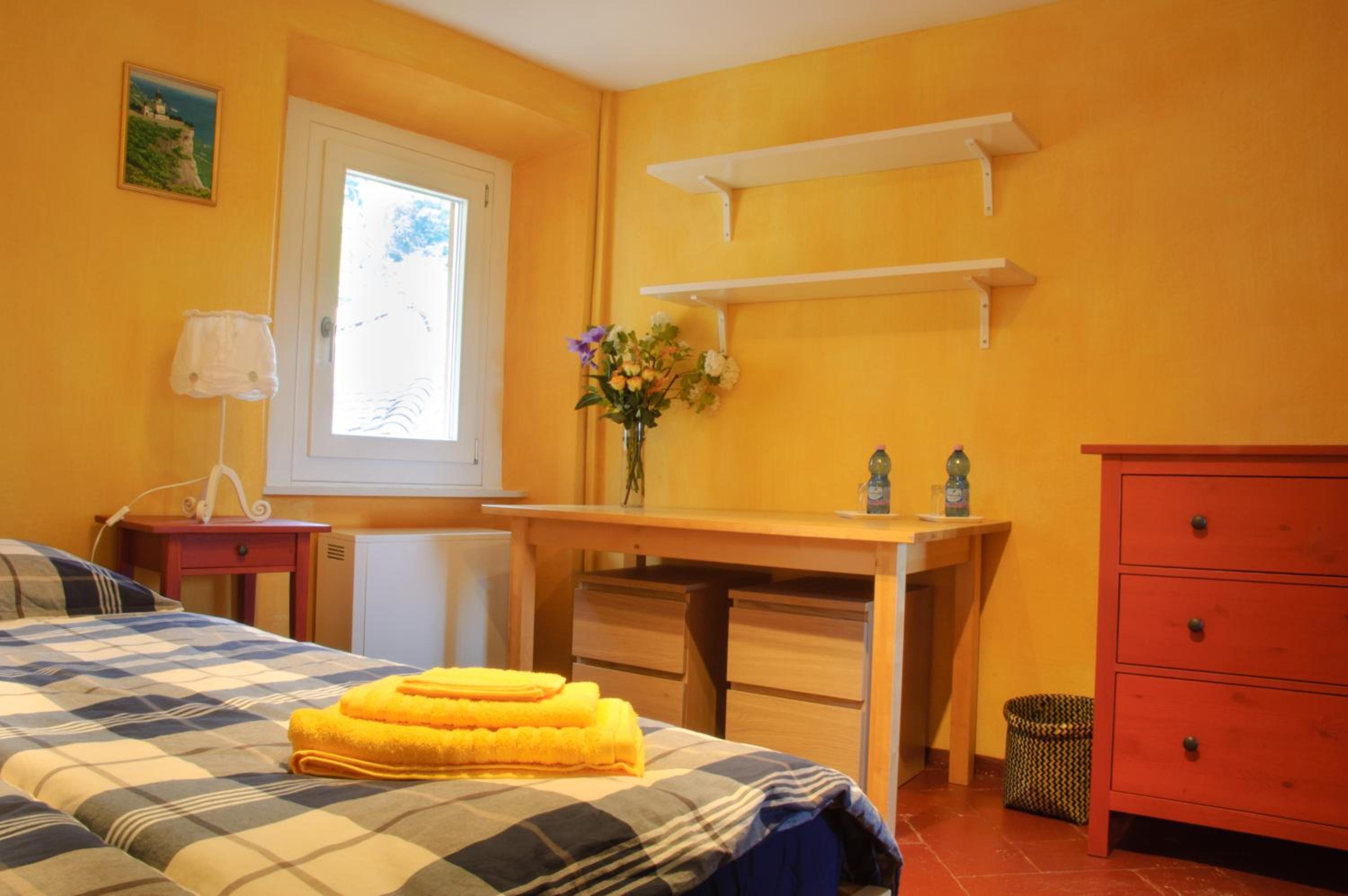 Double Room with Shared Bathroom photo 1