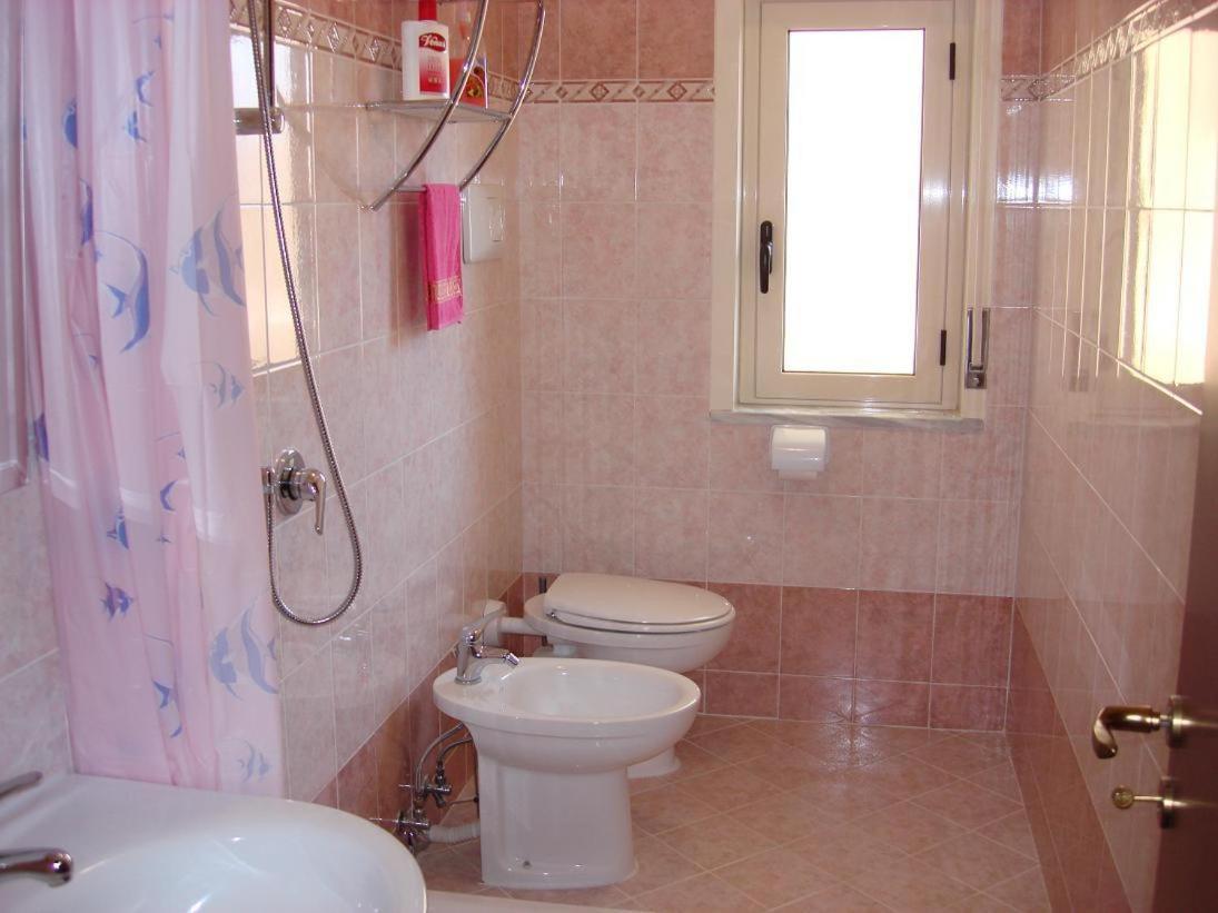 Double or Twin Room - Photo 9