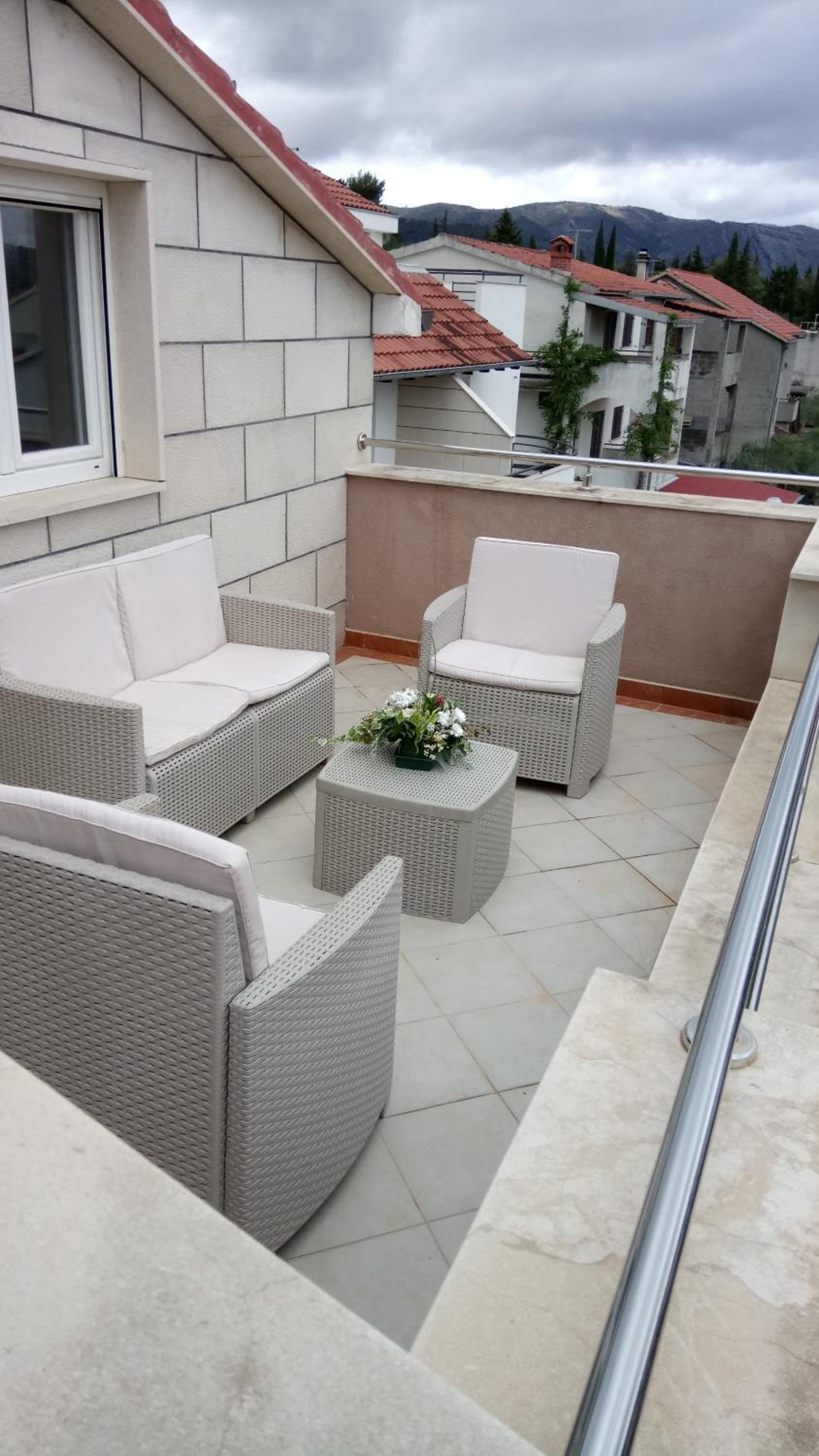 One-Bedroom Apartment with Sea View photo 3