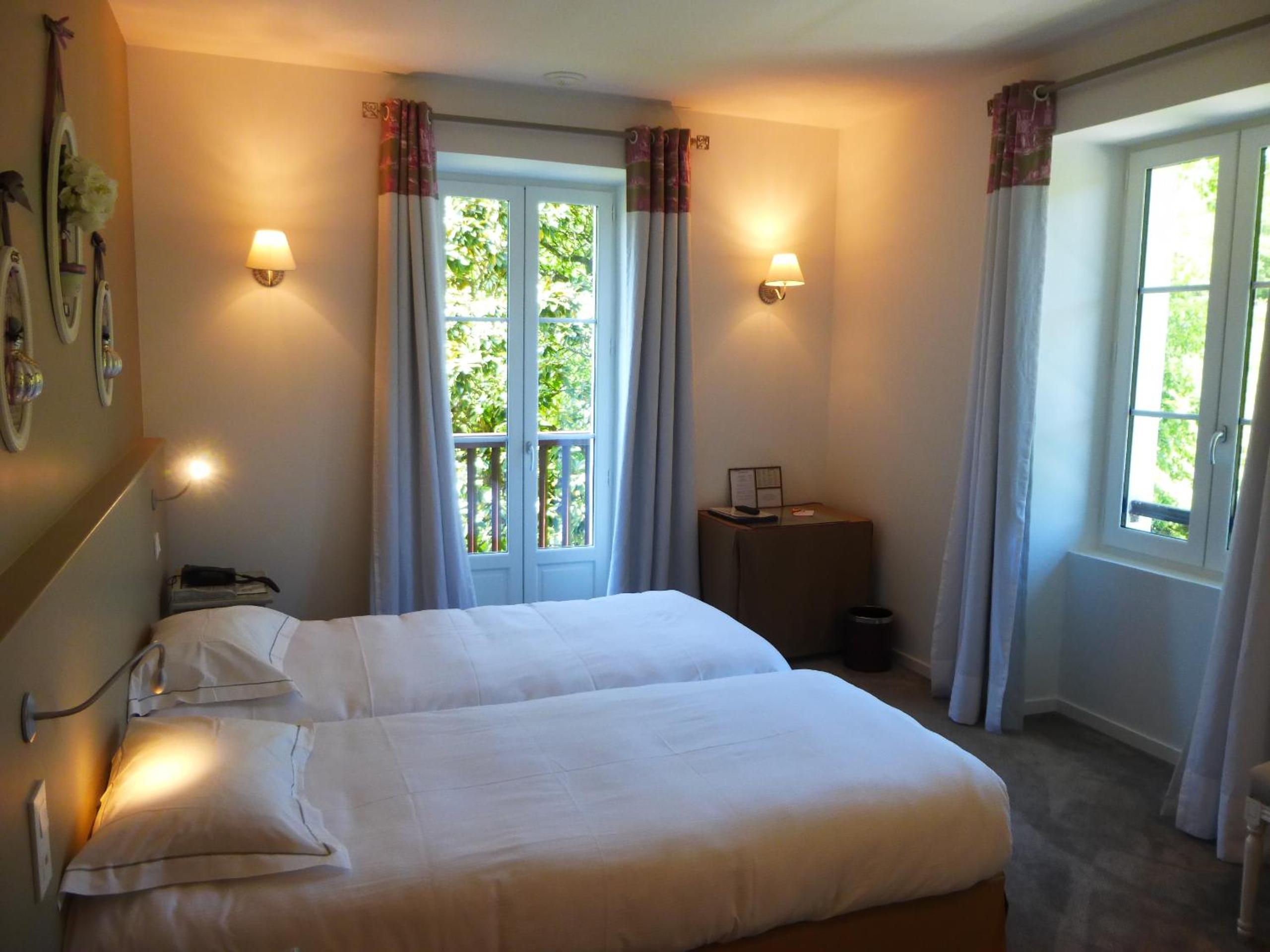 Superior Double or Twin Room with Garden View - Photo 7