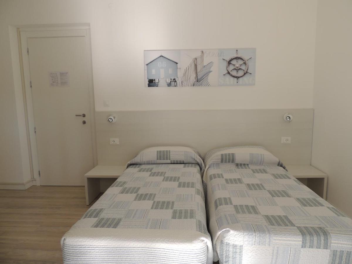 Double or Twin Room photo 2
