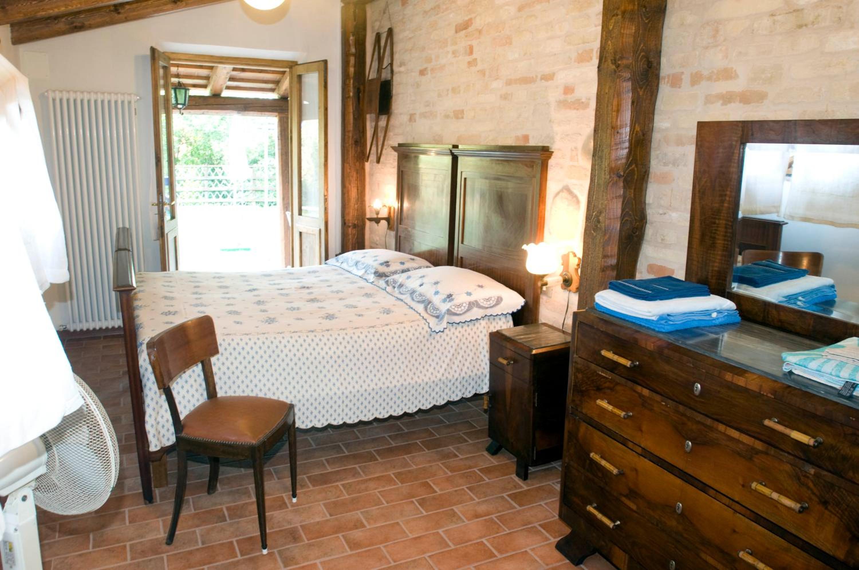 Large Double Room photo 1