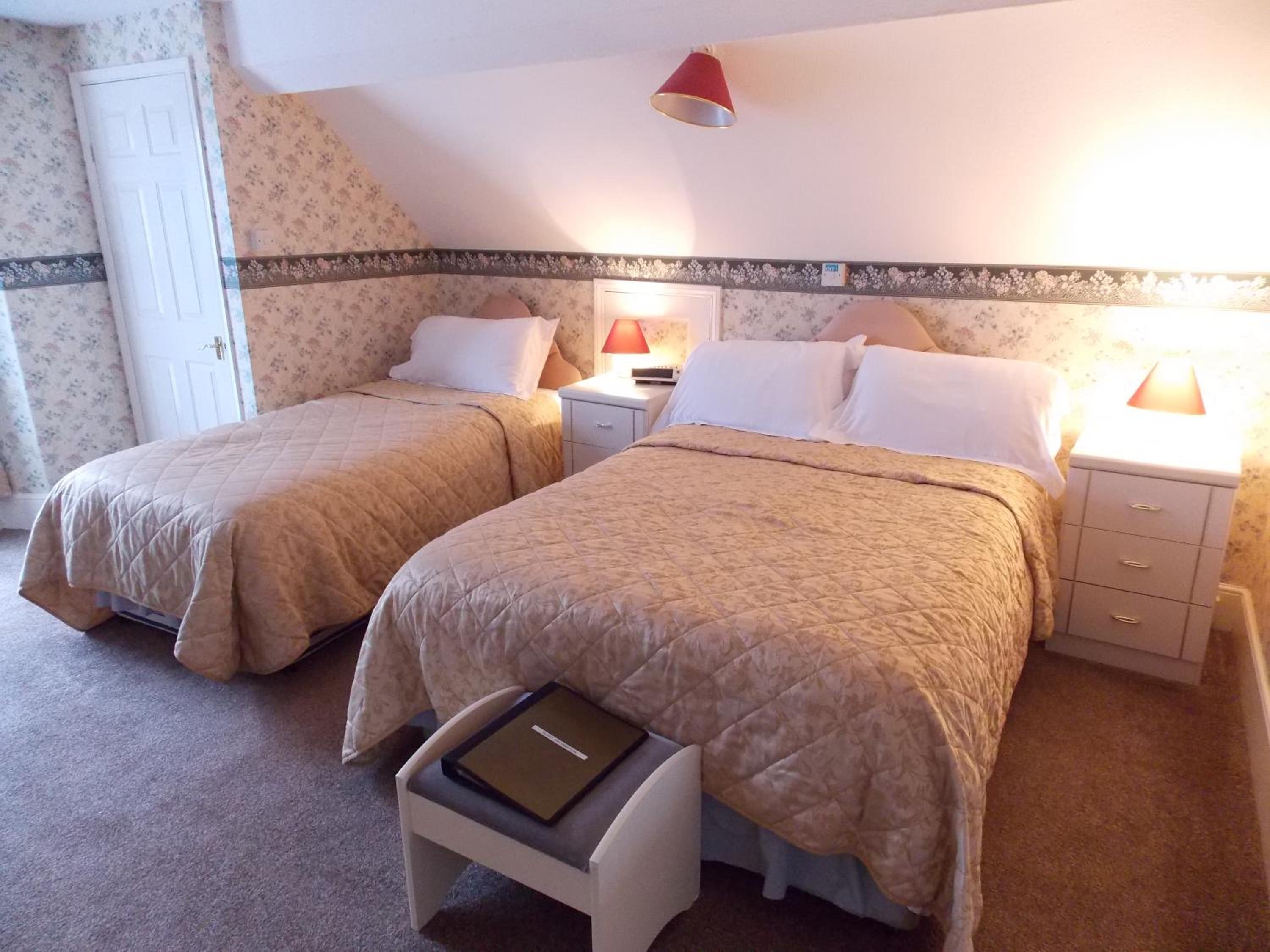 Triple Room with Private External Bathroom photo 2