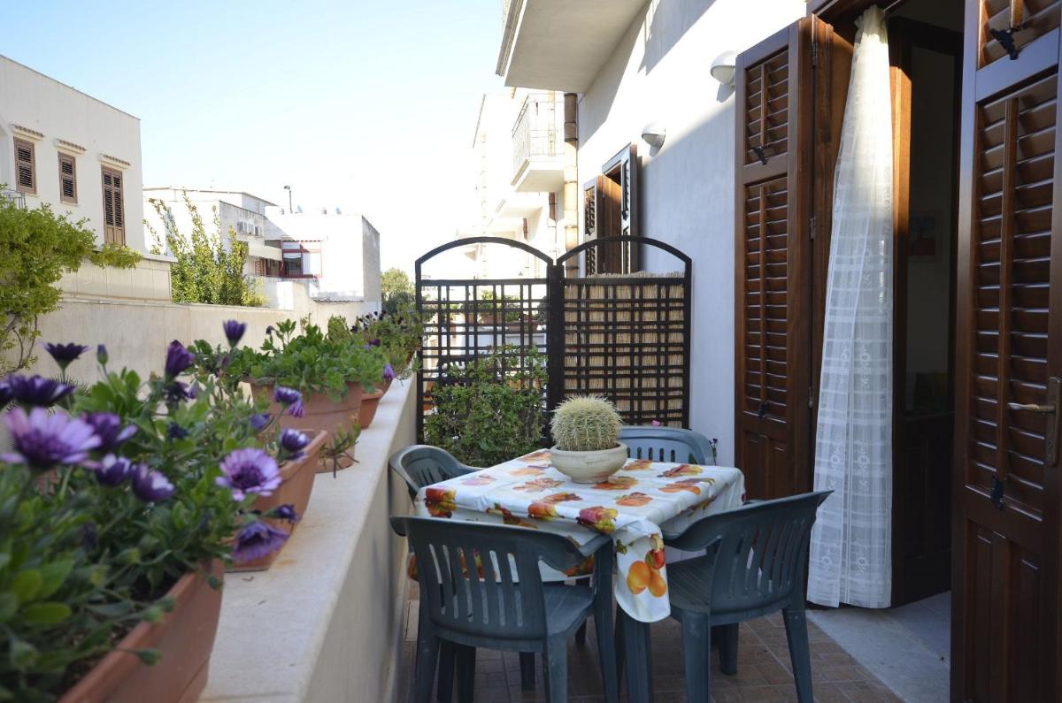 Apartment with Terrace photo 2