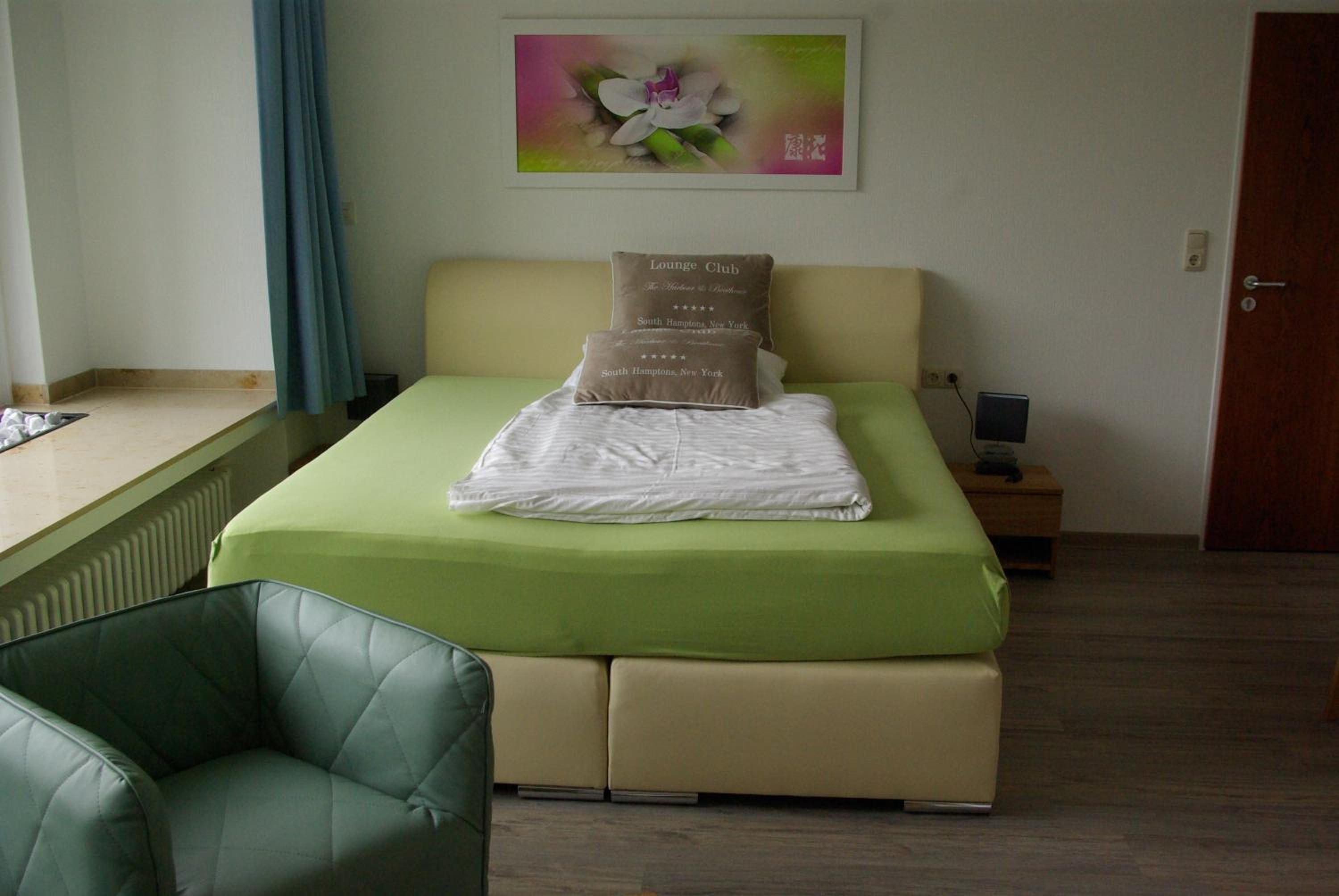 Single Room photo 3