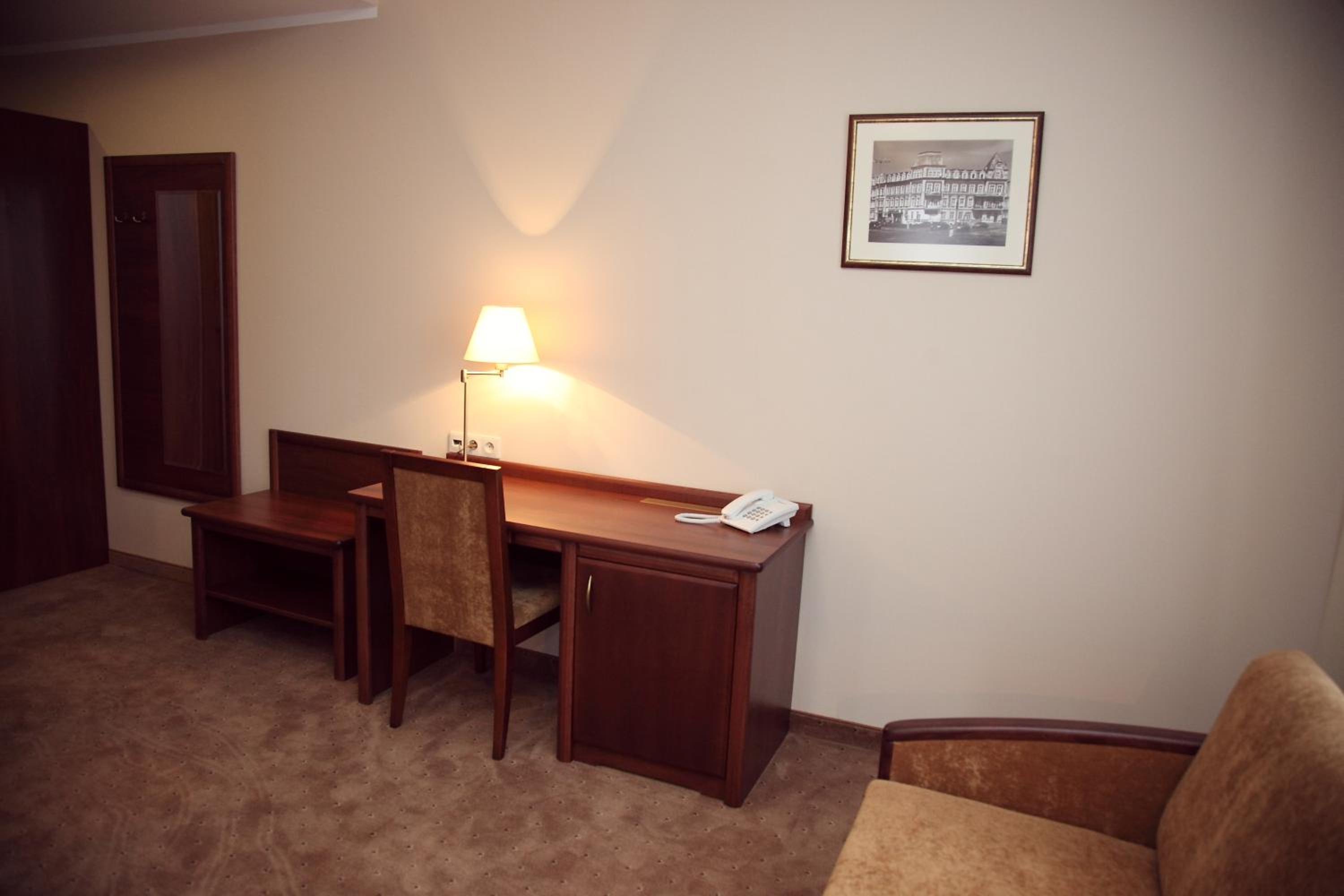 Double or Twin Room - Photo 5