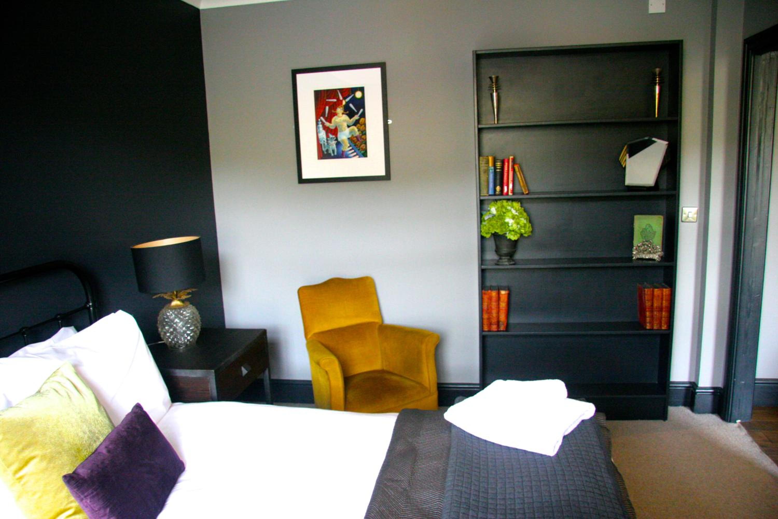 Suite with Balcony - Photo 6