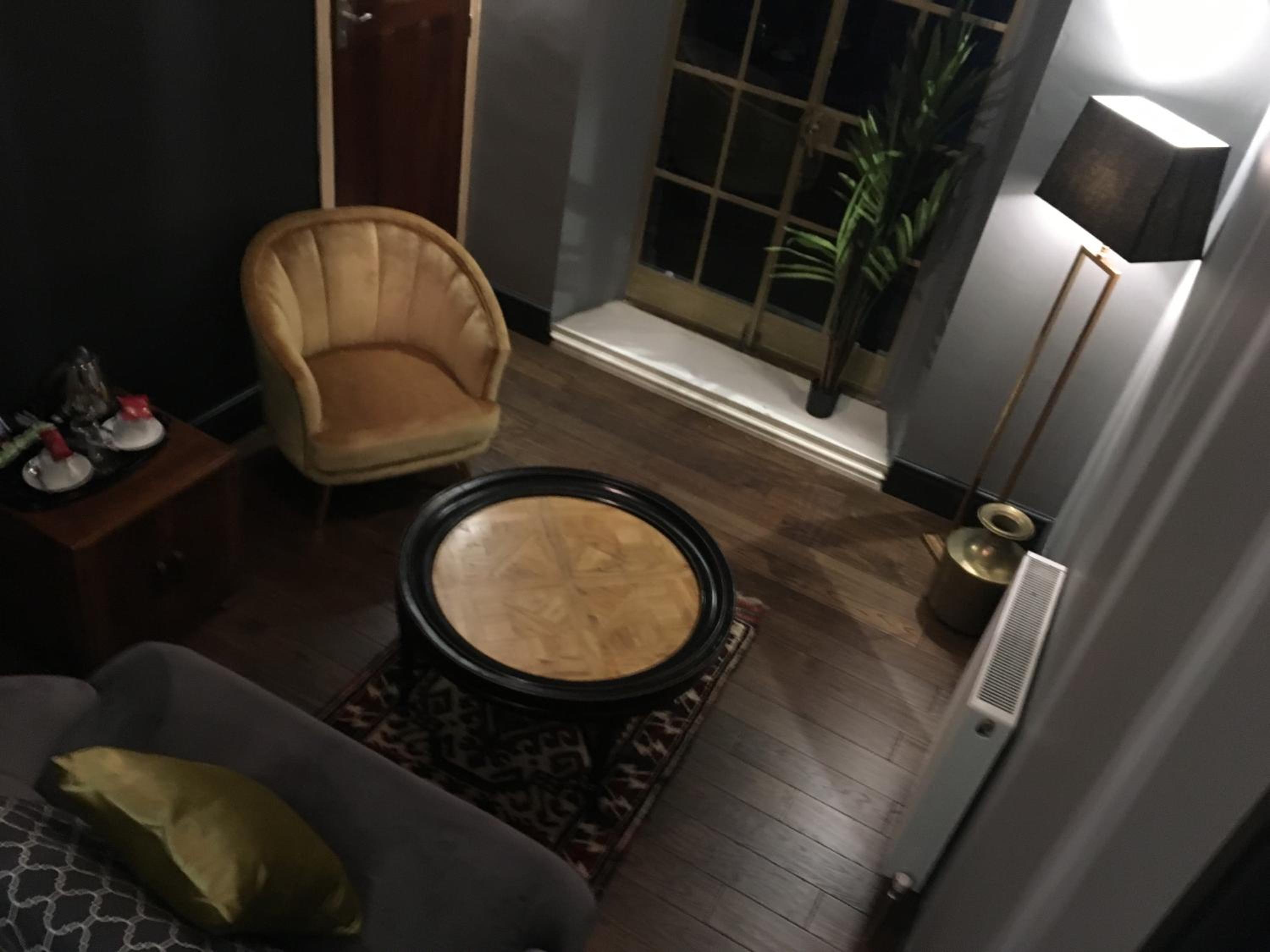 Suite with Balcony - Photo 5