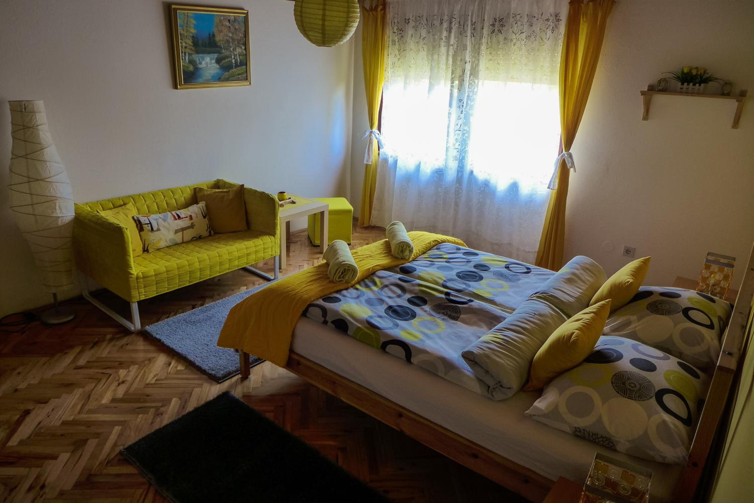 Double Room - Photo 16