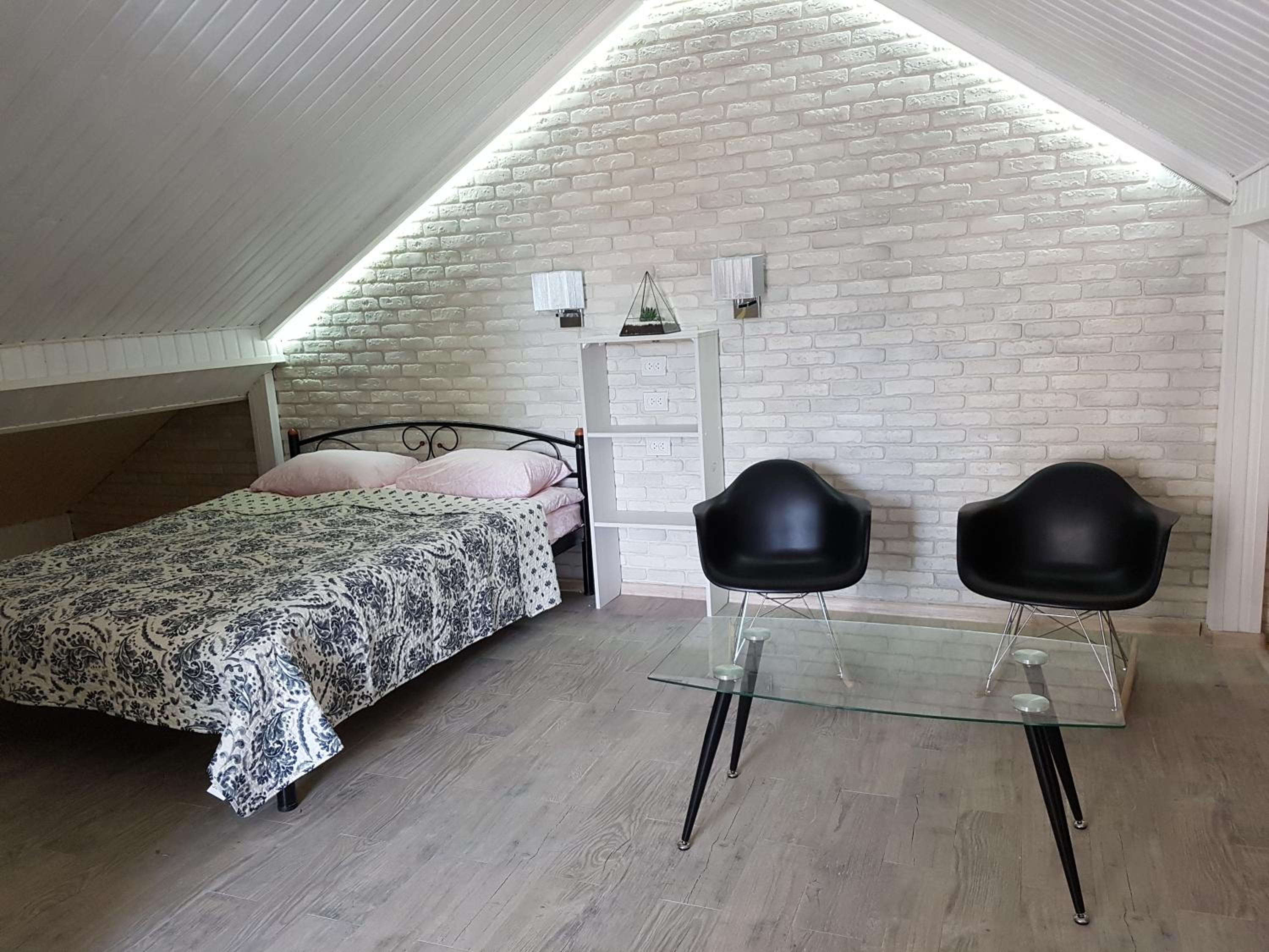 Large Double Room photo 1