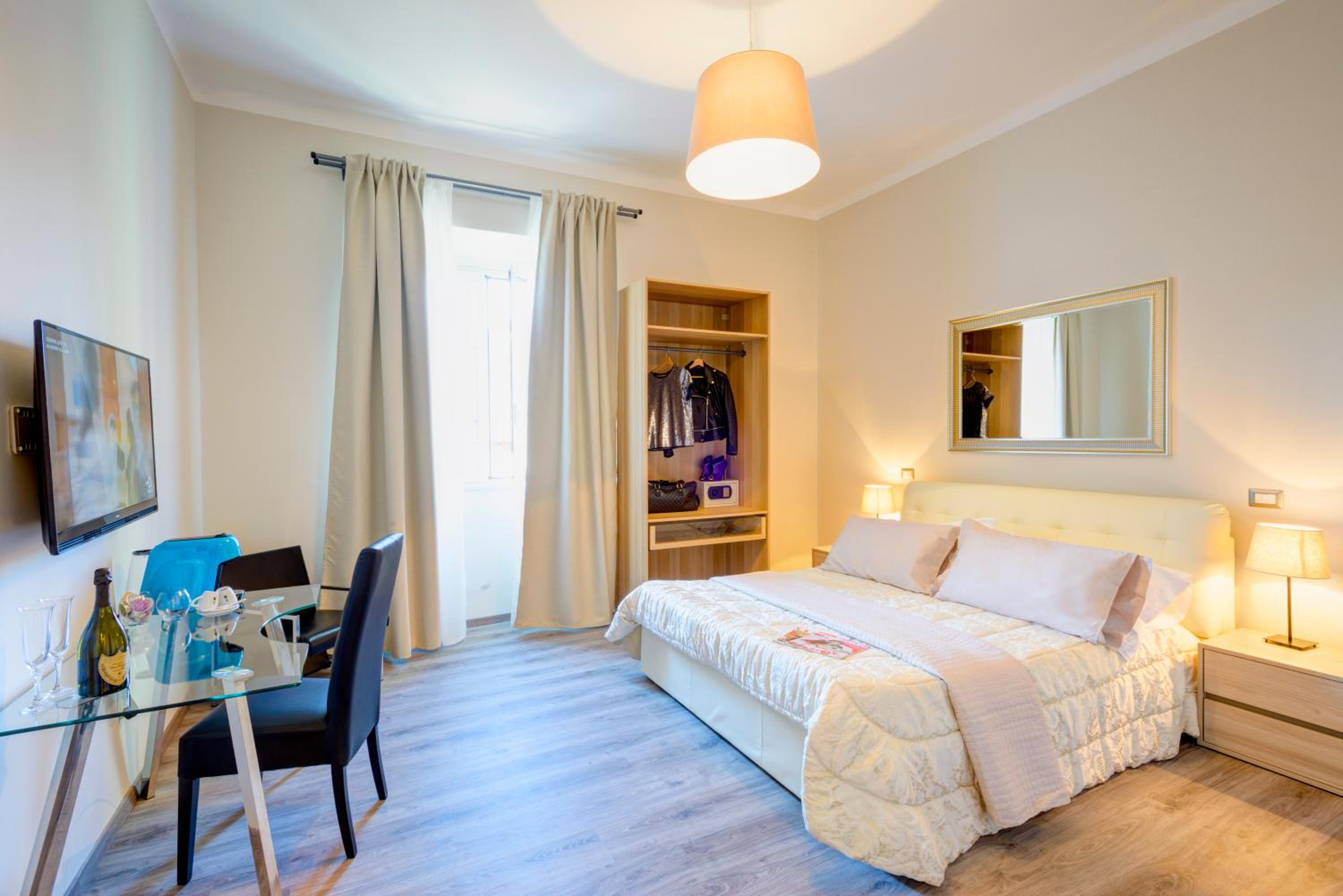 Deluxe King Room