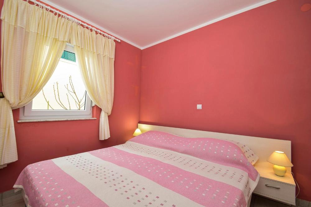 One-Bedroom Apartment - Ground Floor photo 1
