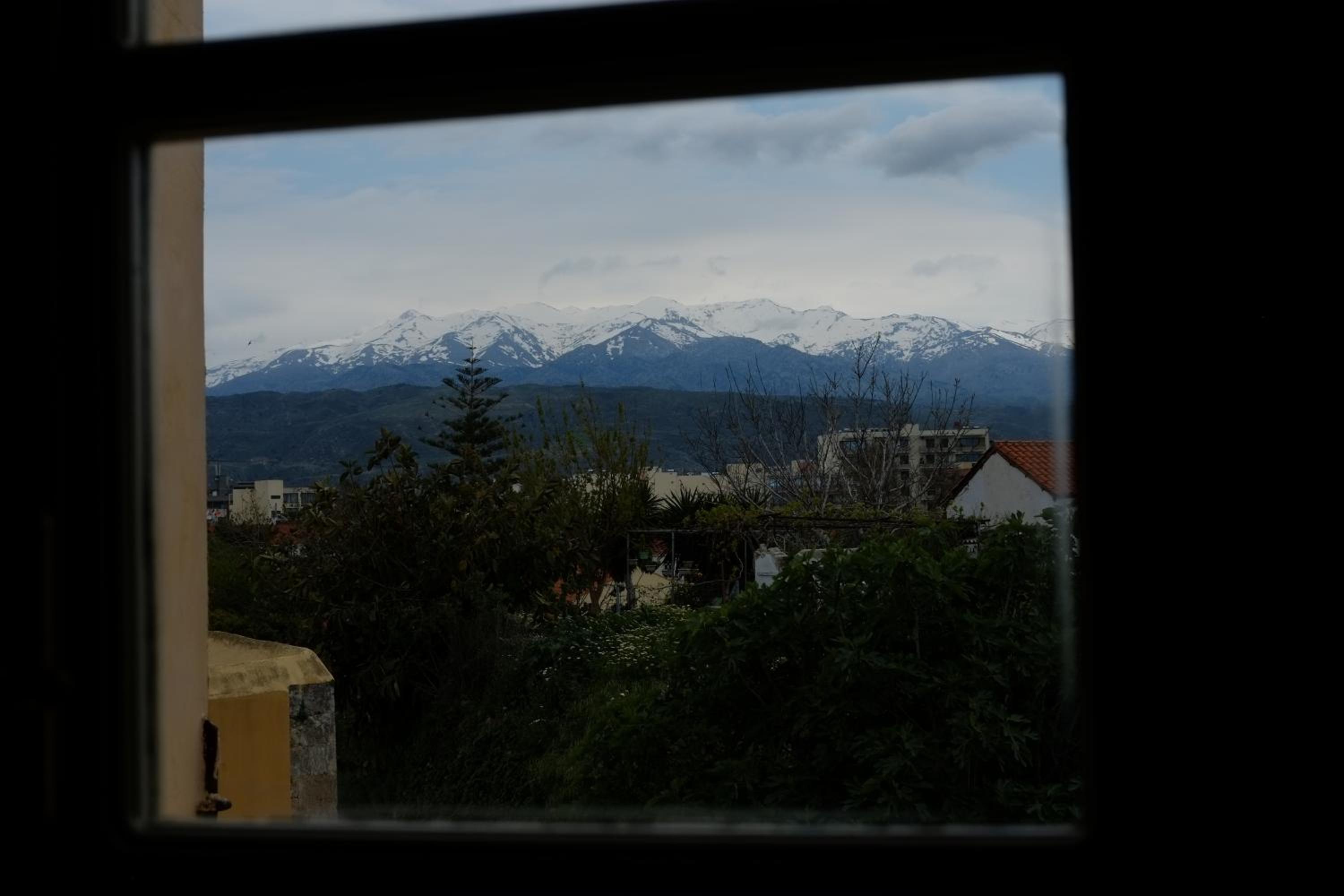 Studio with Private Balcony and Sea View - Photo 23