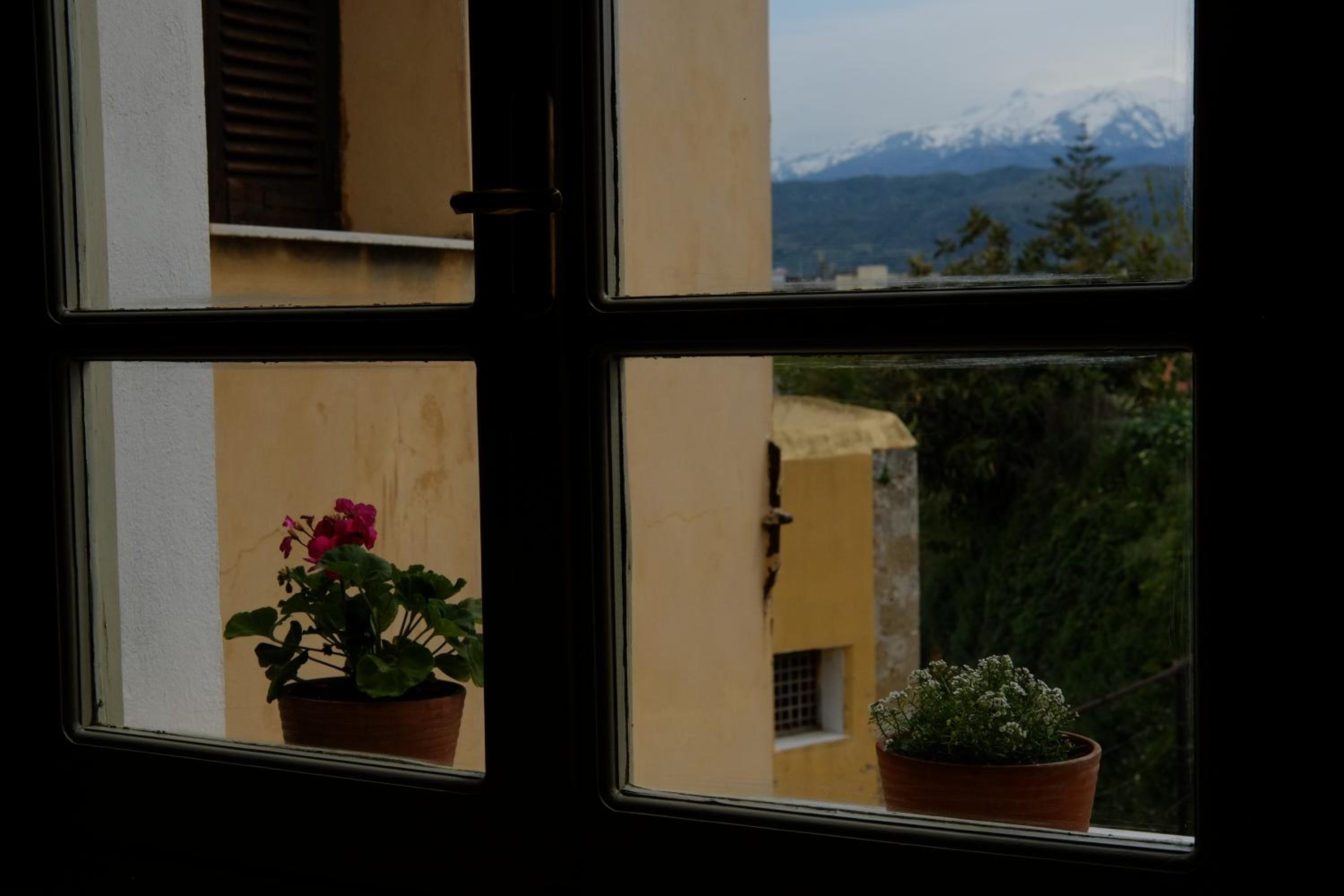 Studio with Private Balcony and Sea View - Photo 24