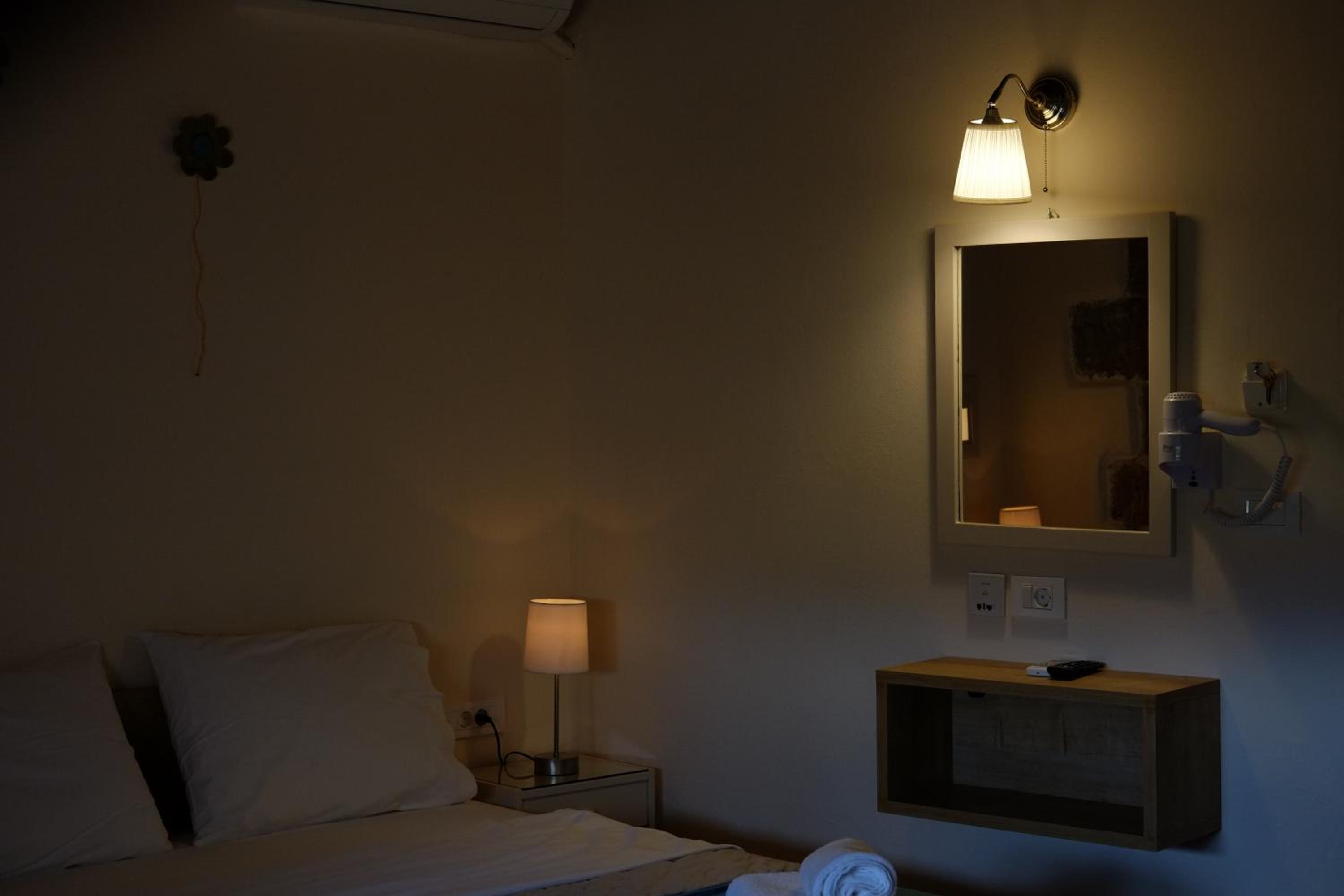 Studio with Private Balcony and Sea View - Photo 2