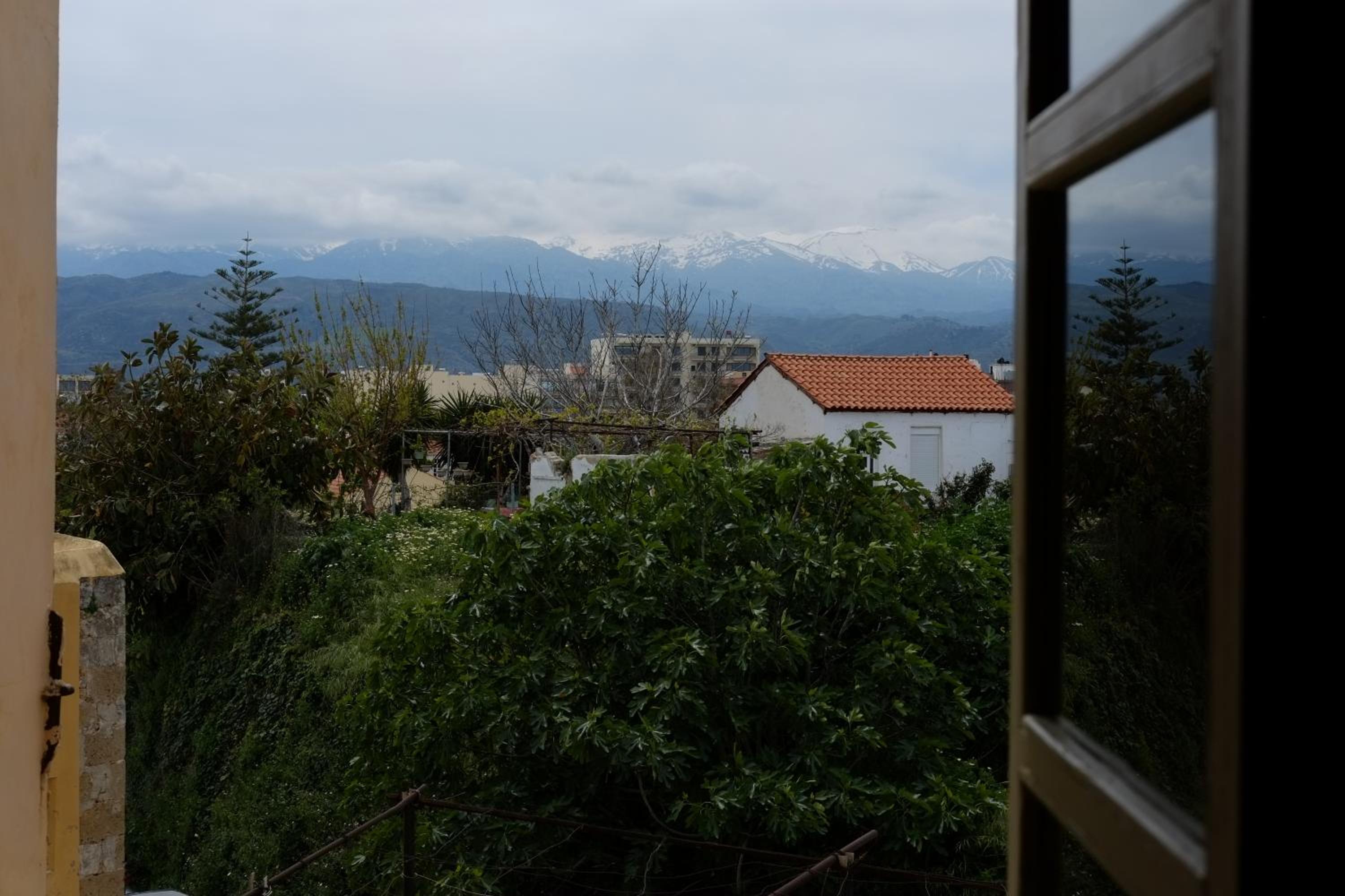Studio with Private Balcony and Sea View - Photo 14