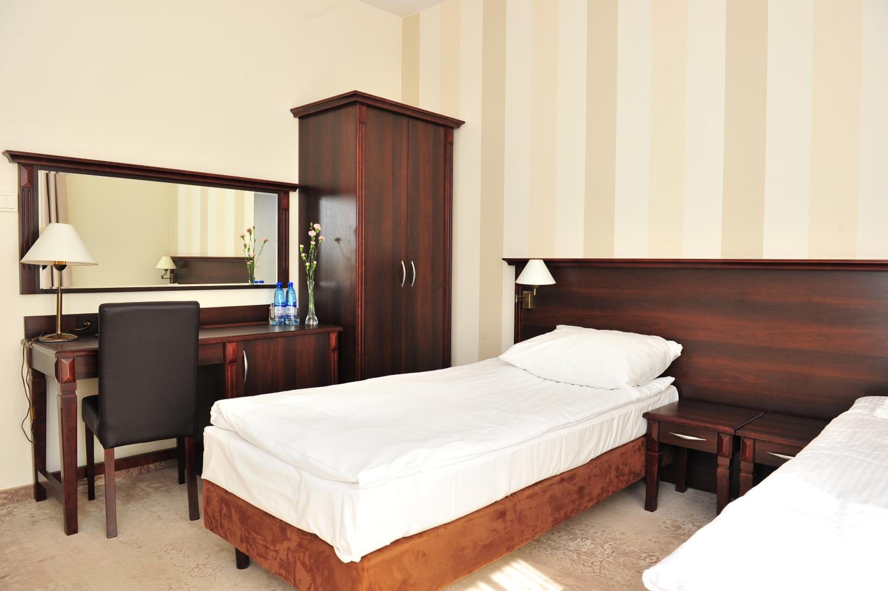 Double or Twin Room photo 3
