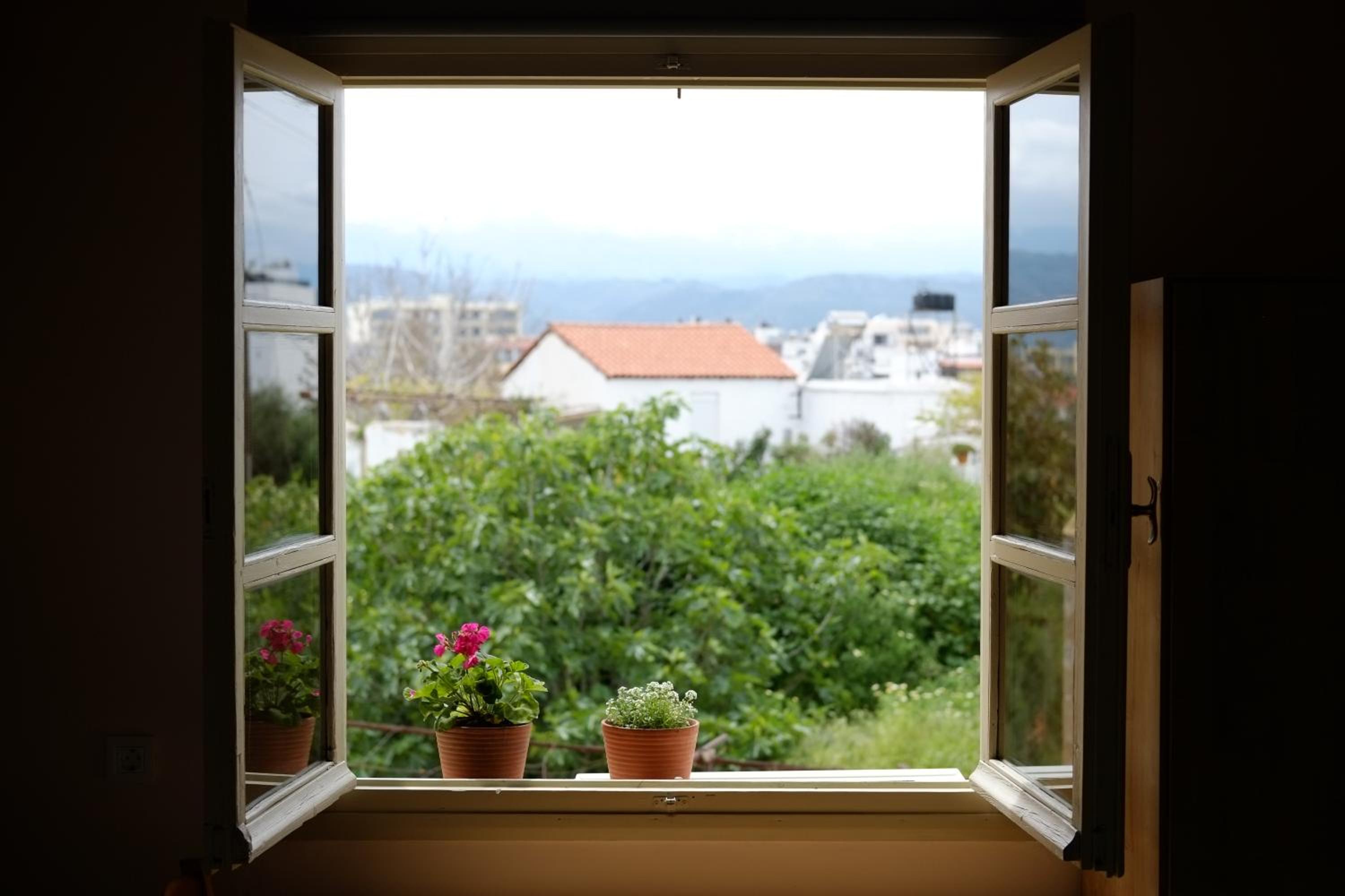 Studio with Private Balcony and Sea View - Photo 5