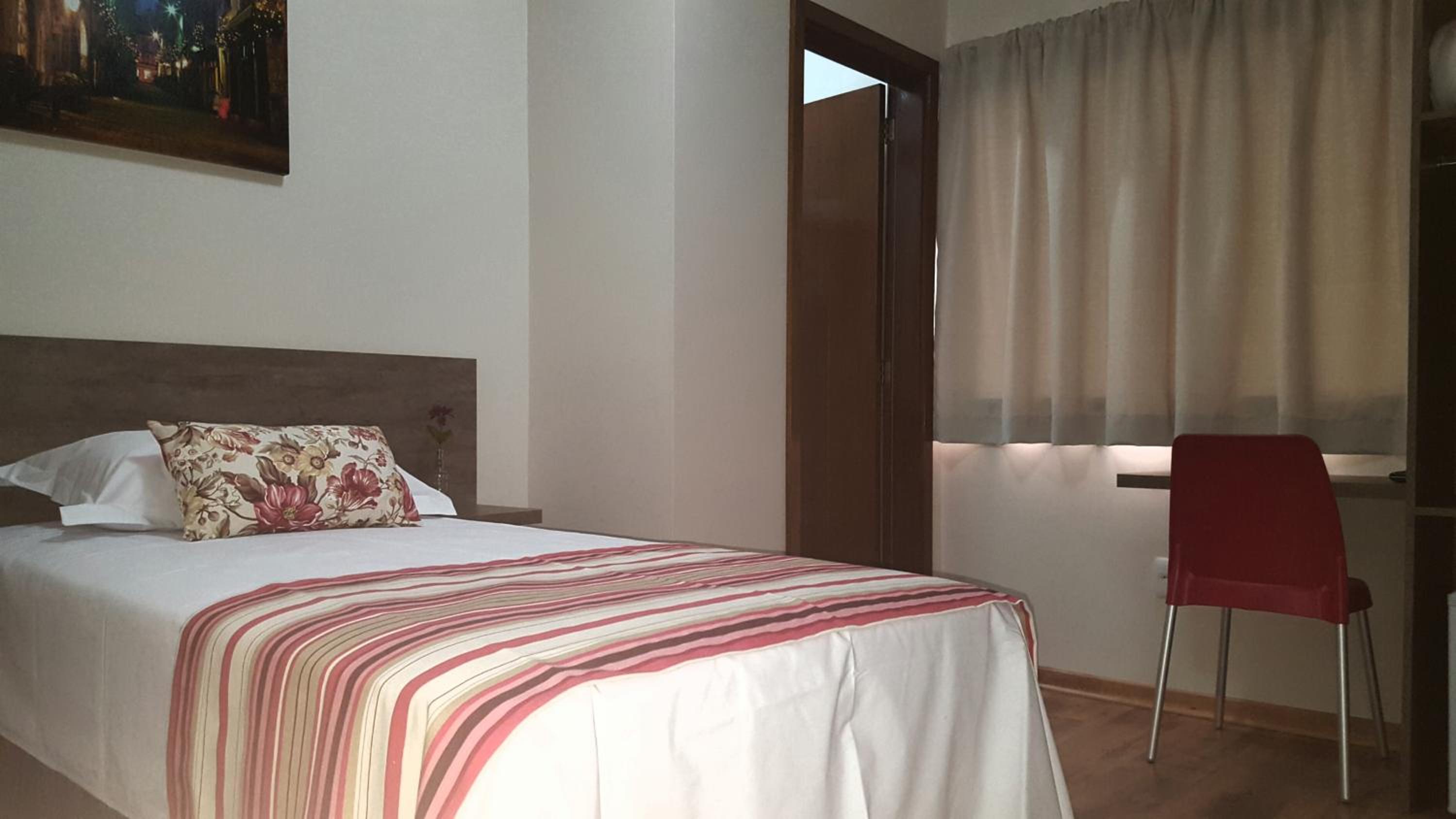 Single Room photo 3