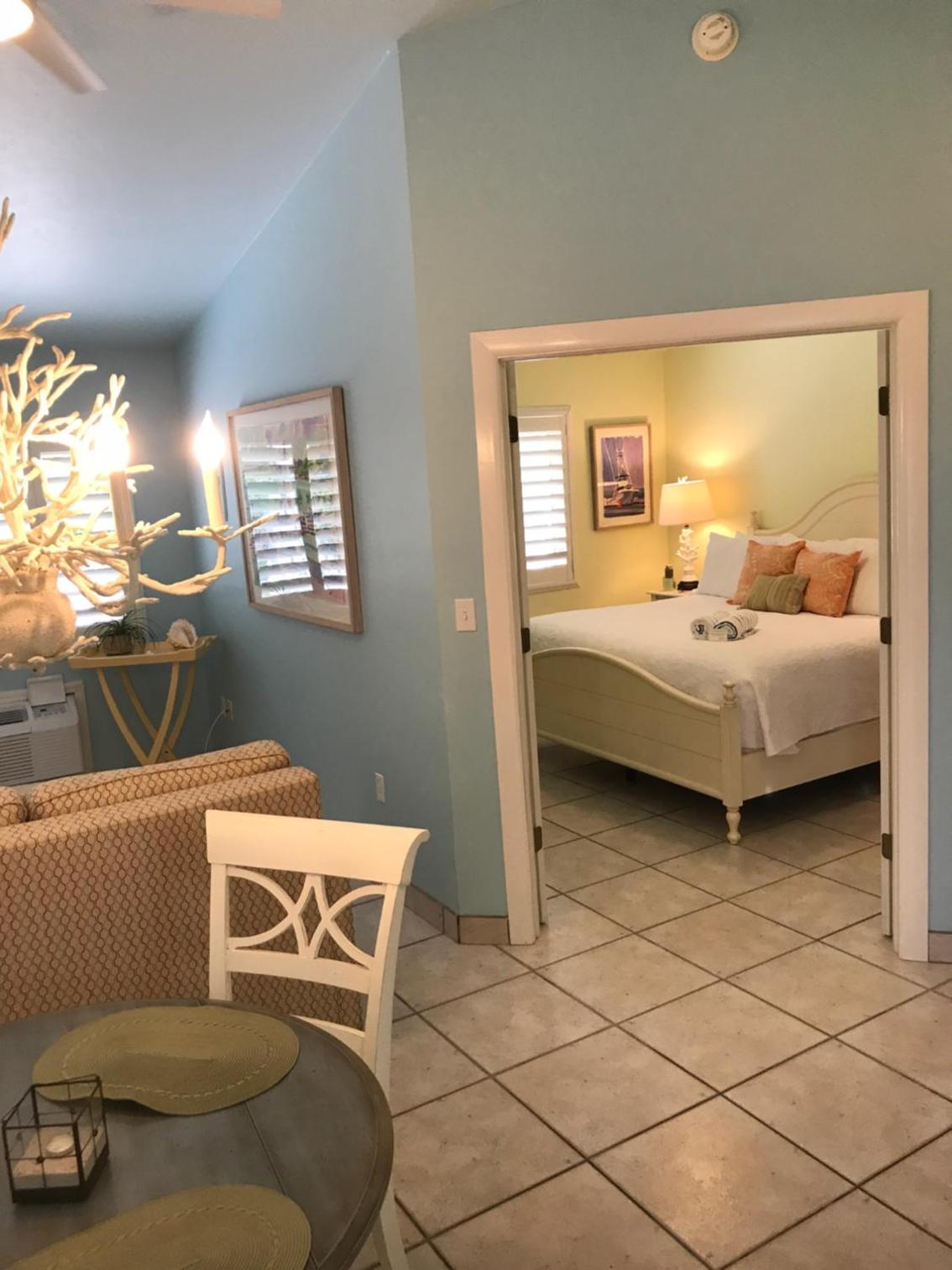 Queen Suite - Photo 4