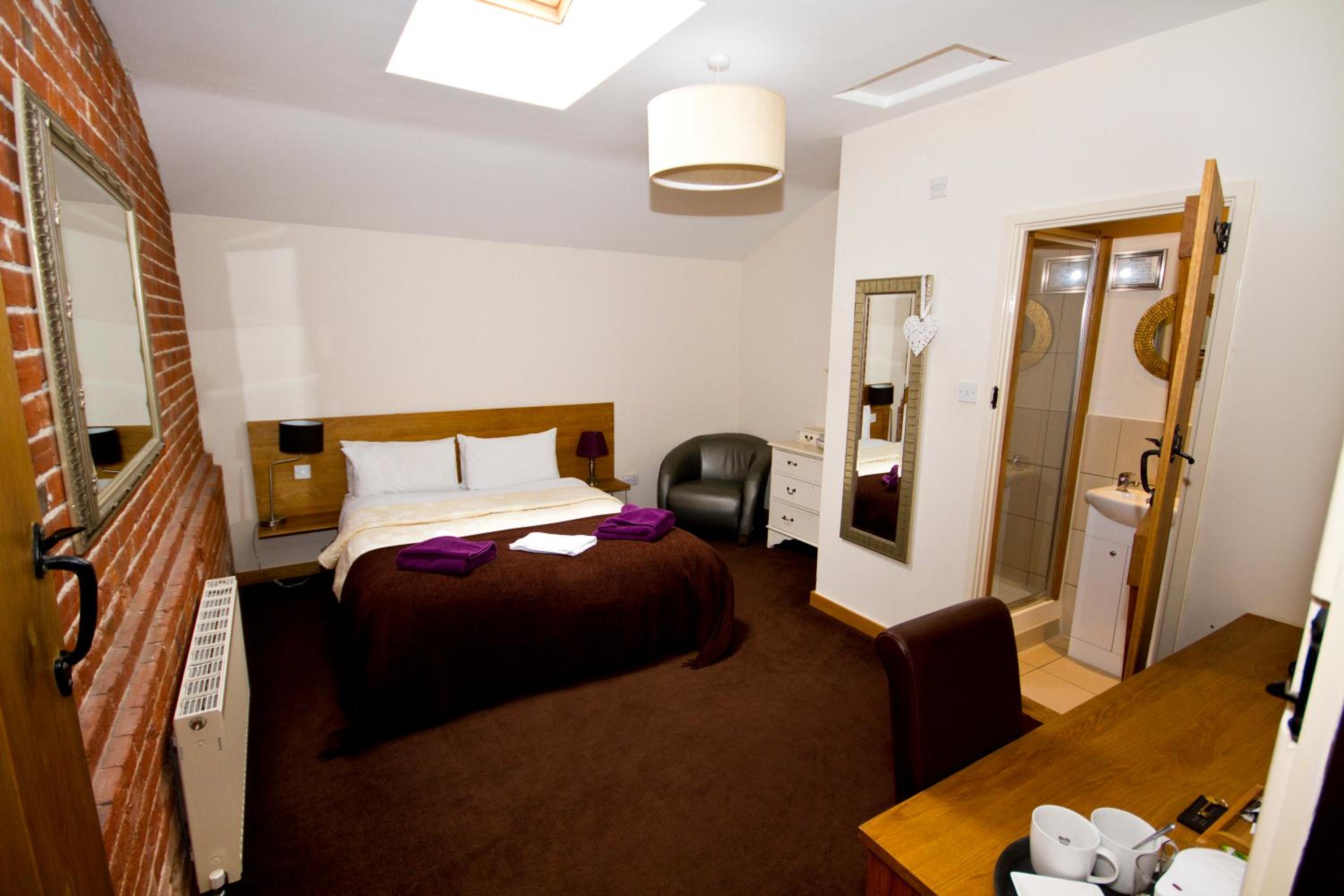 Double Room - Photo 5