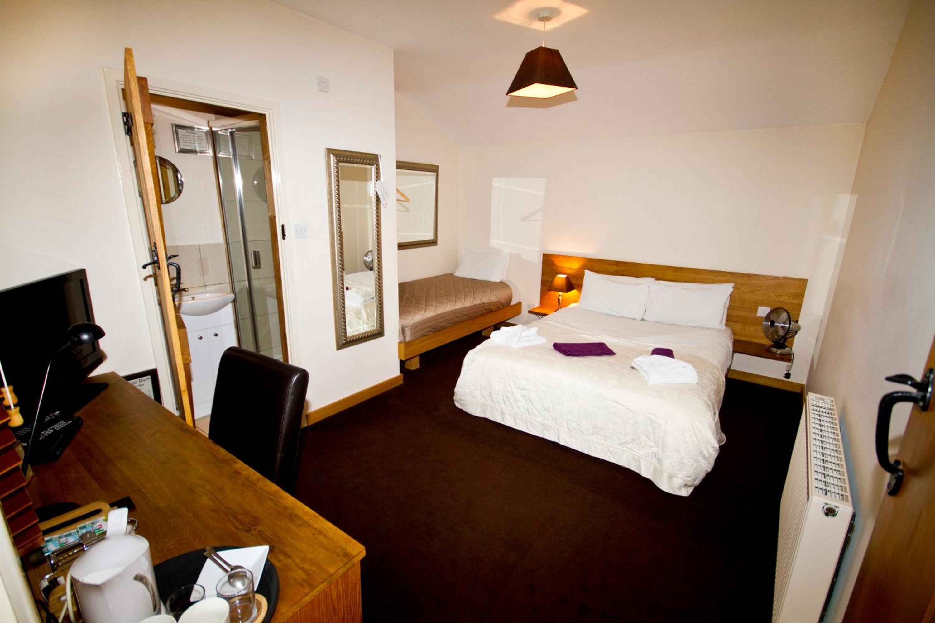 Double Room - Photo 4