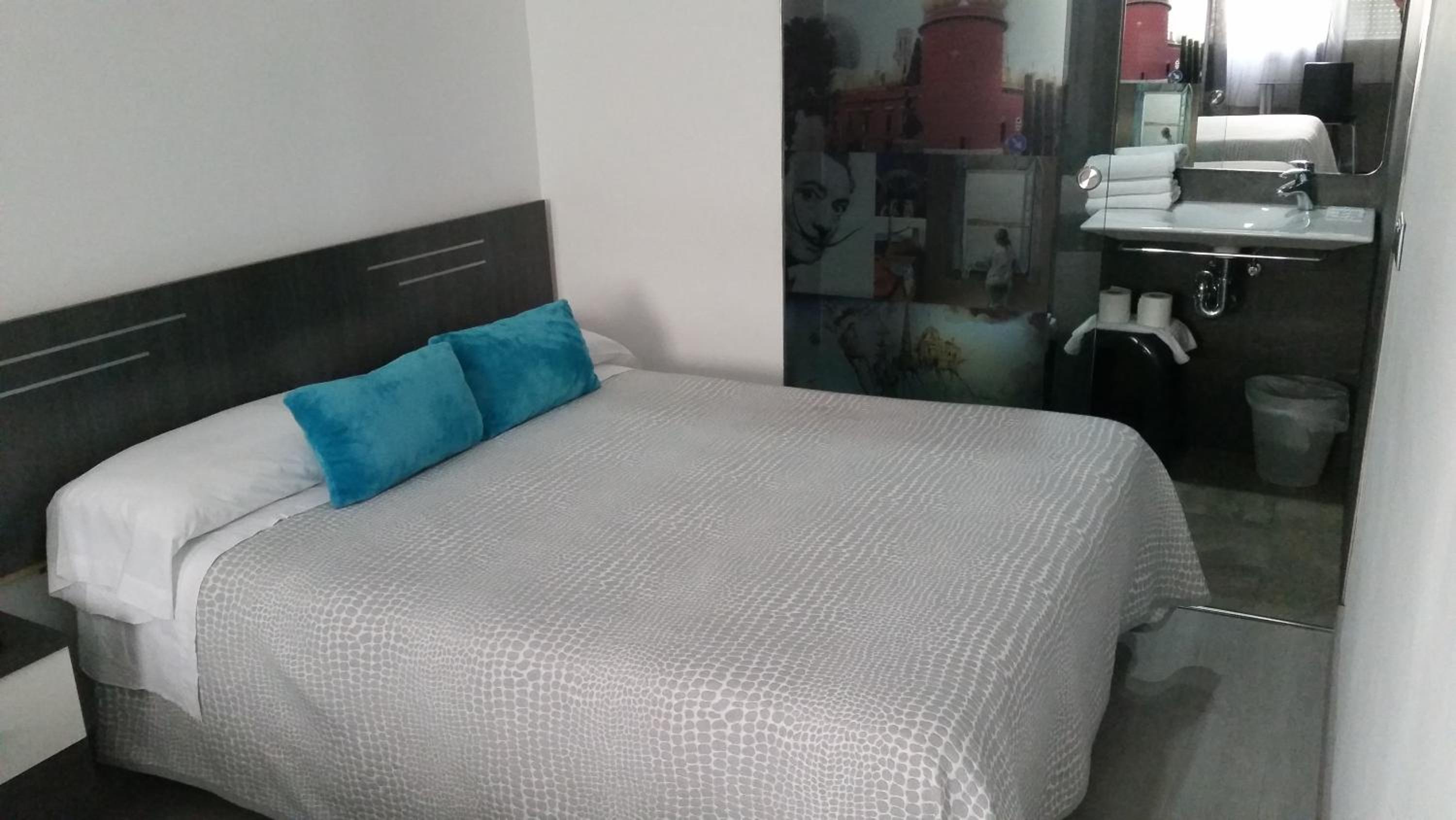 Habitación individual con baño privado