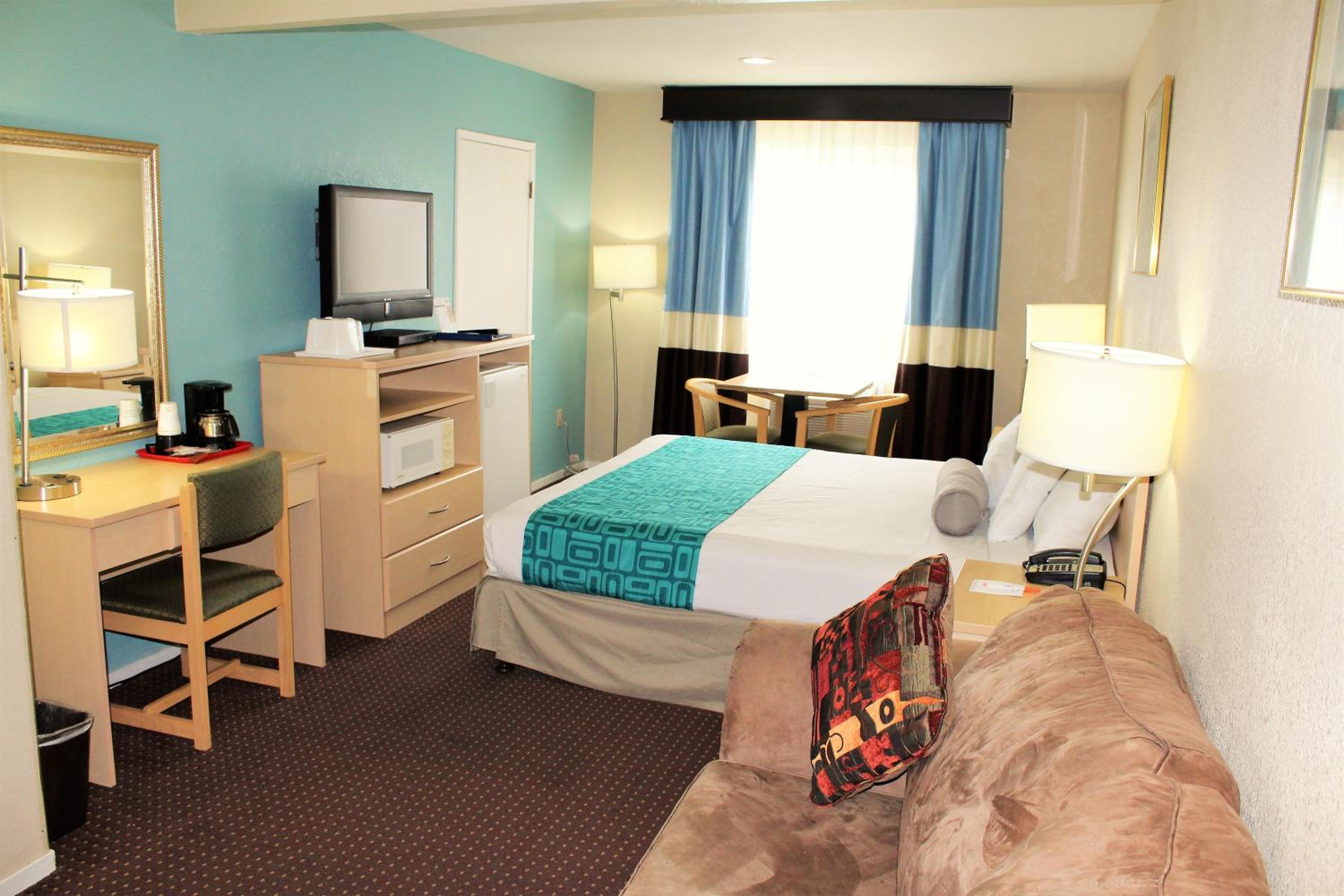 King Studio Suite - Non-Smoking photo 3