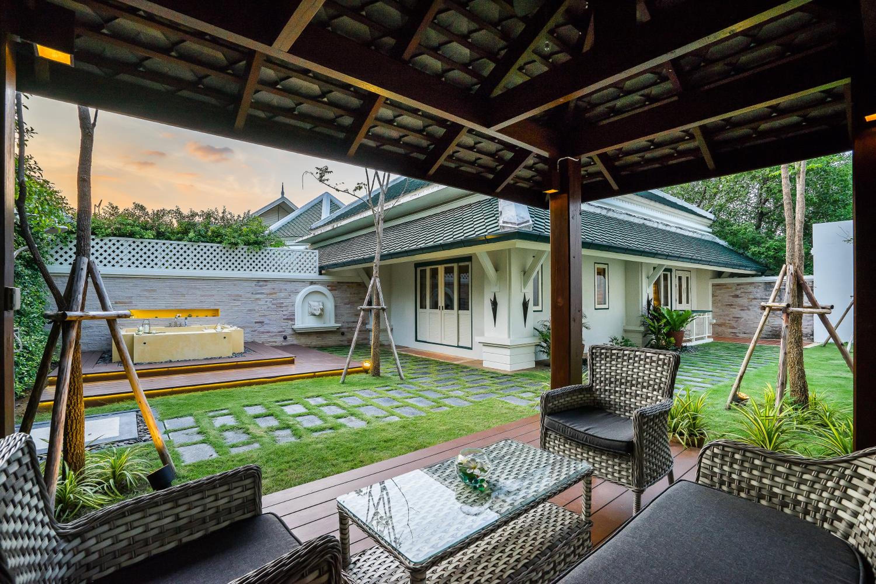 Courtyard Villa - Photo 6