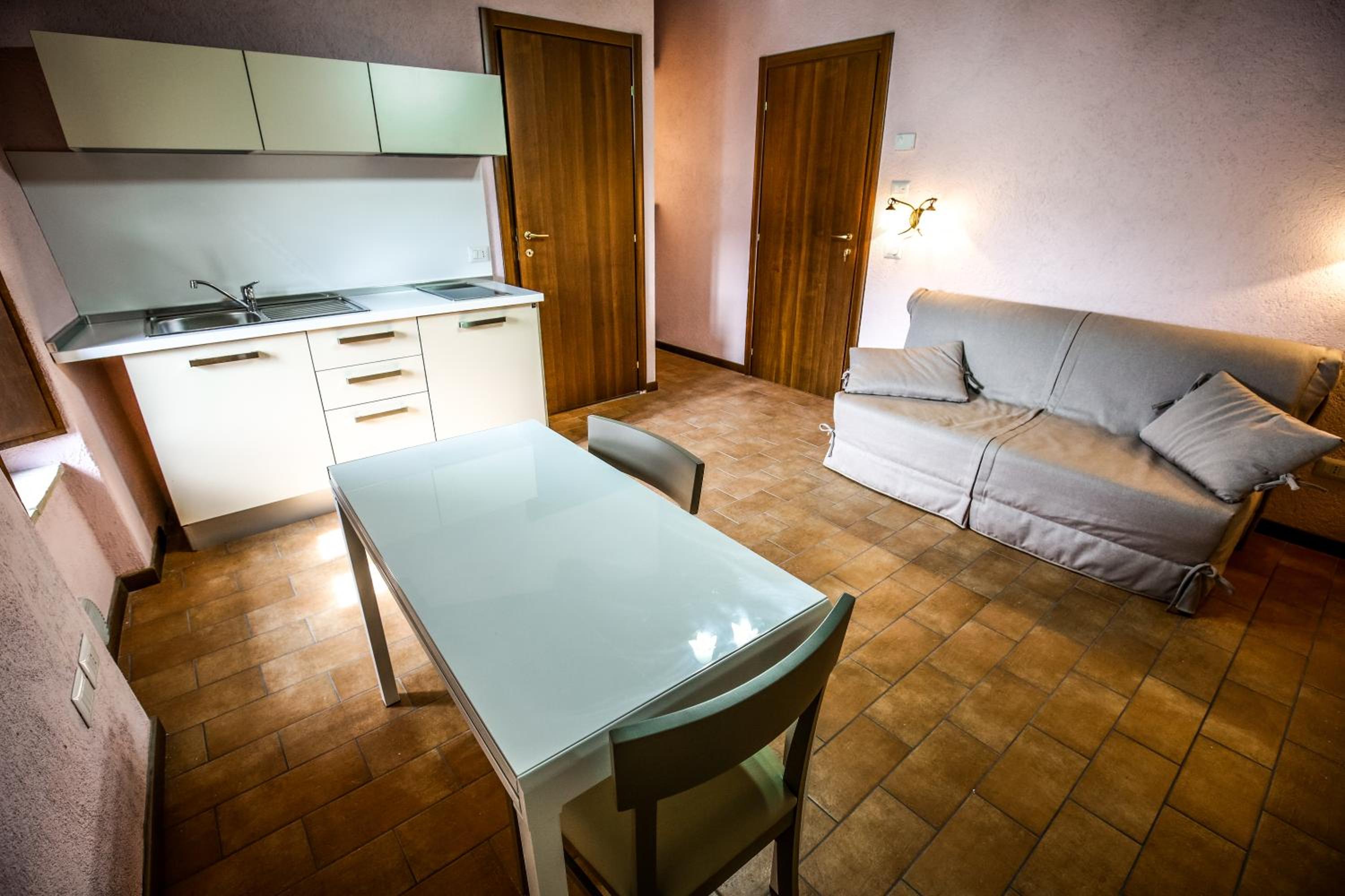 Studio Apartment photo 3