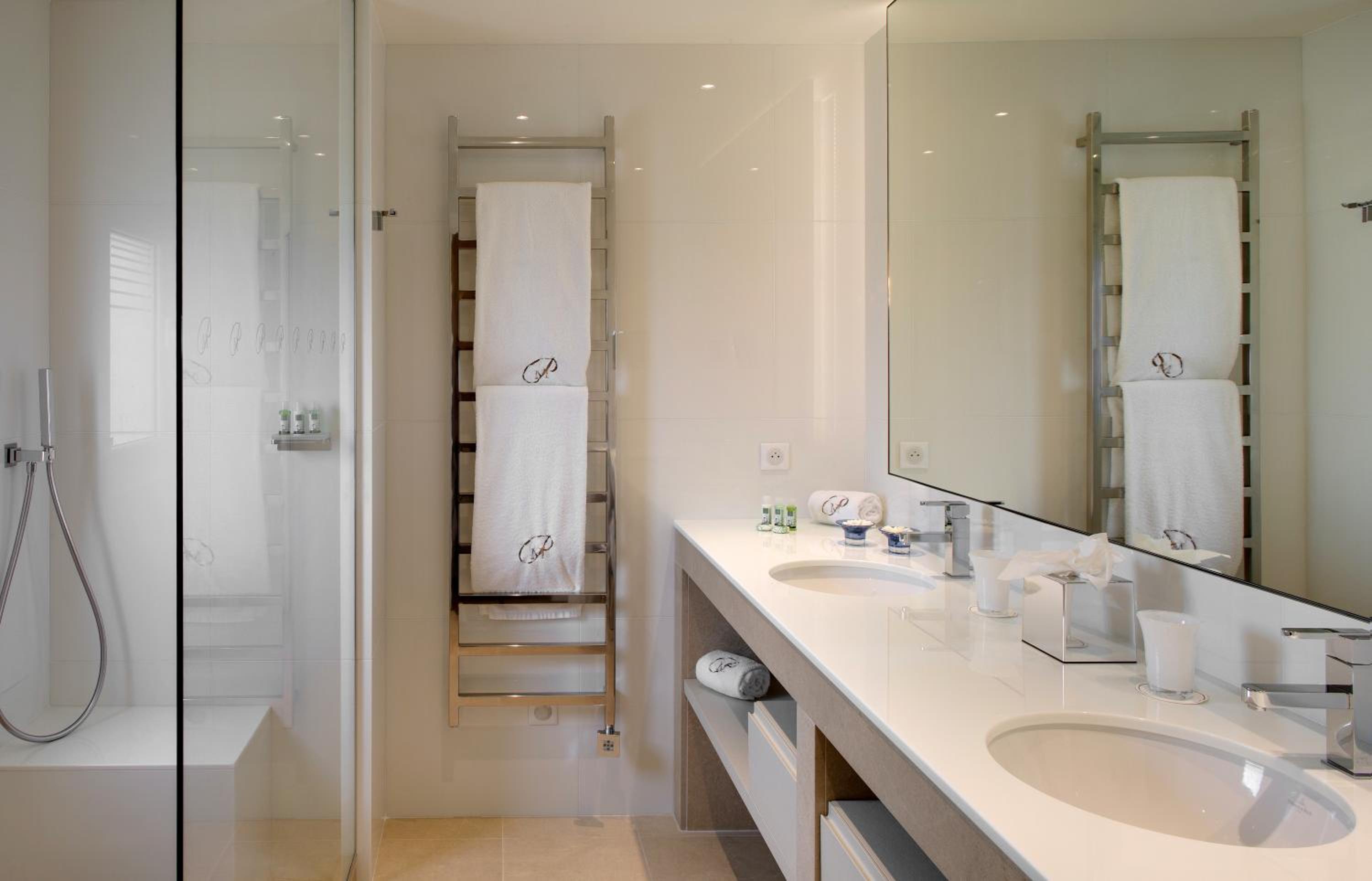 Deluxe Double or Twin Room - Photo 5