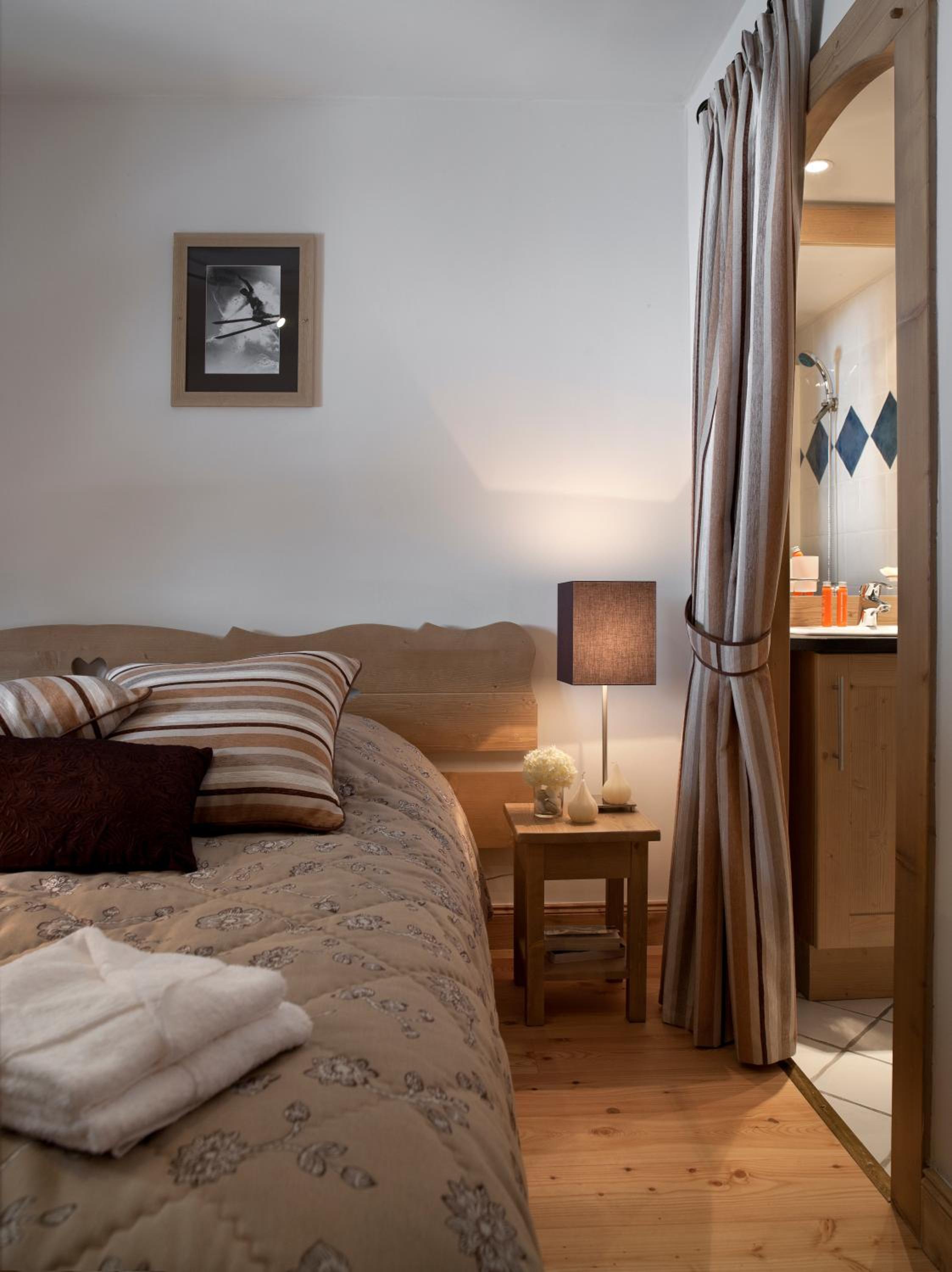 Two-Bedroom Apartment (6 Adults) with Spa Access