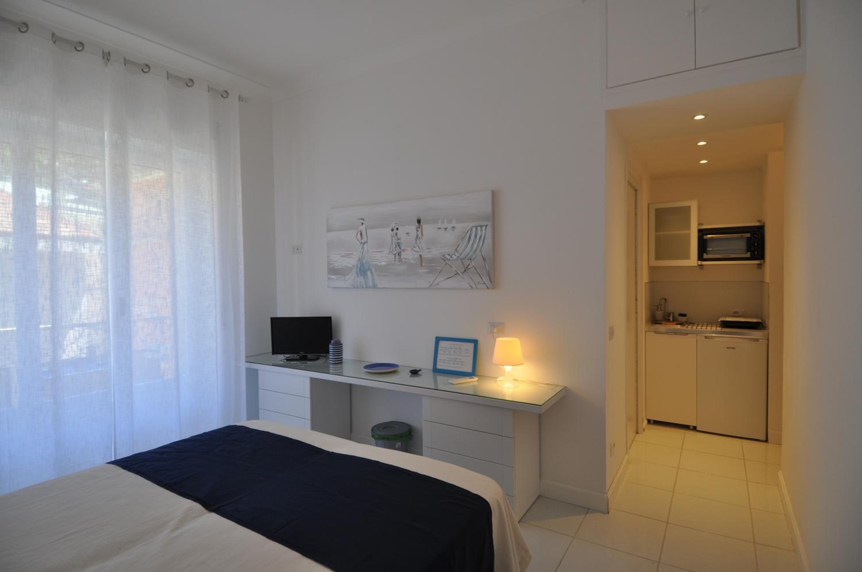 One-Bedroom House photo 1
