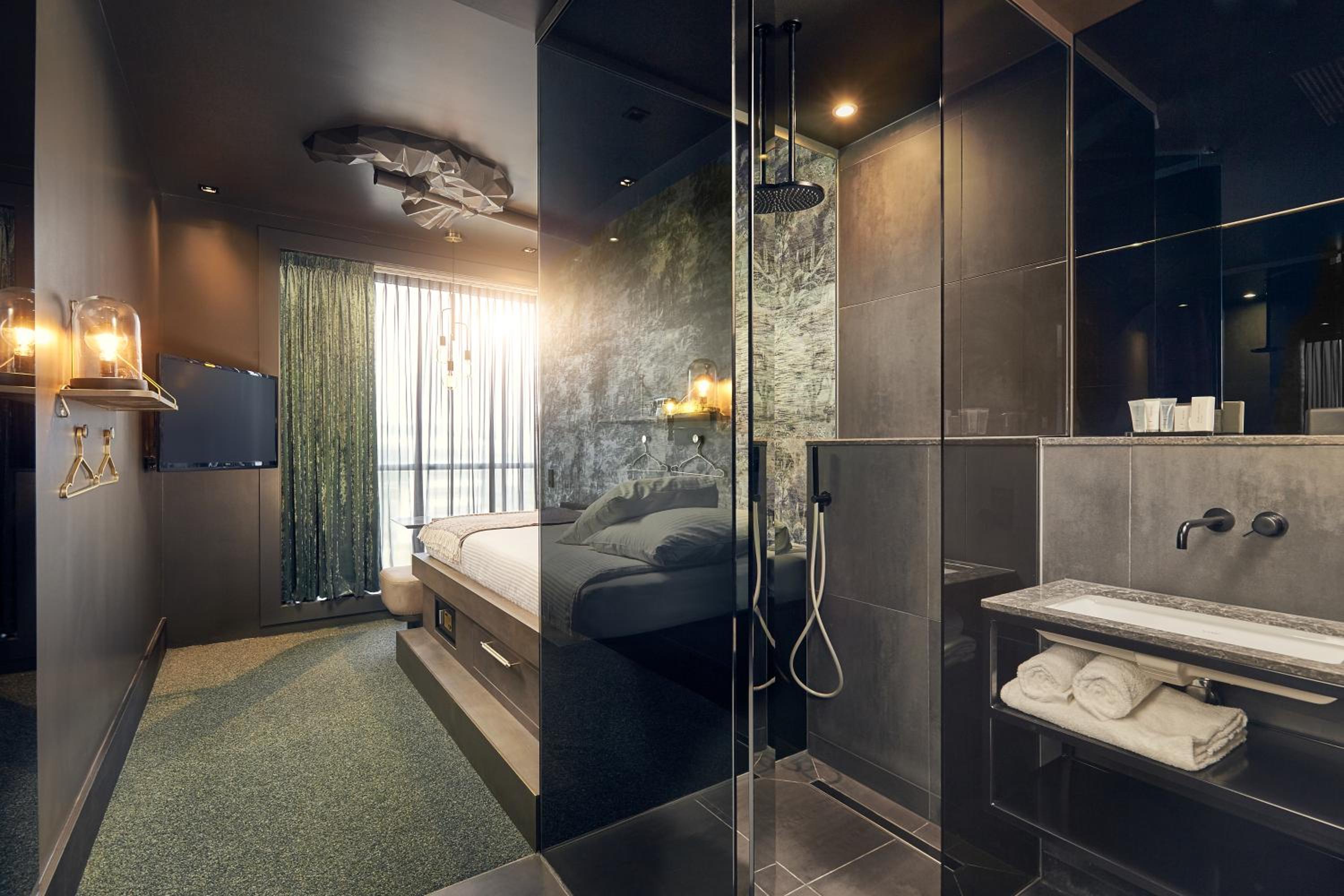 Superbox Room