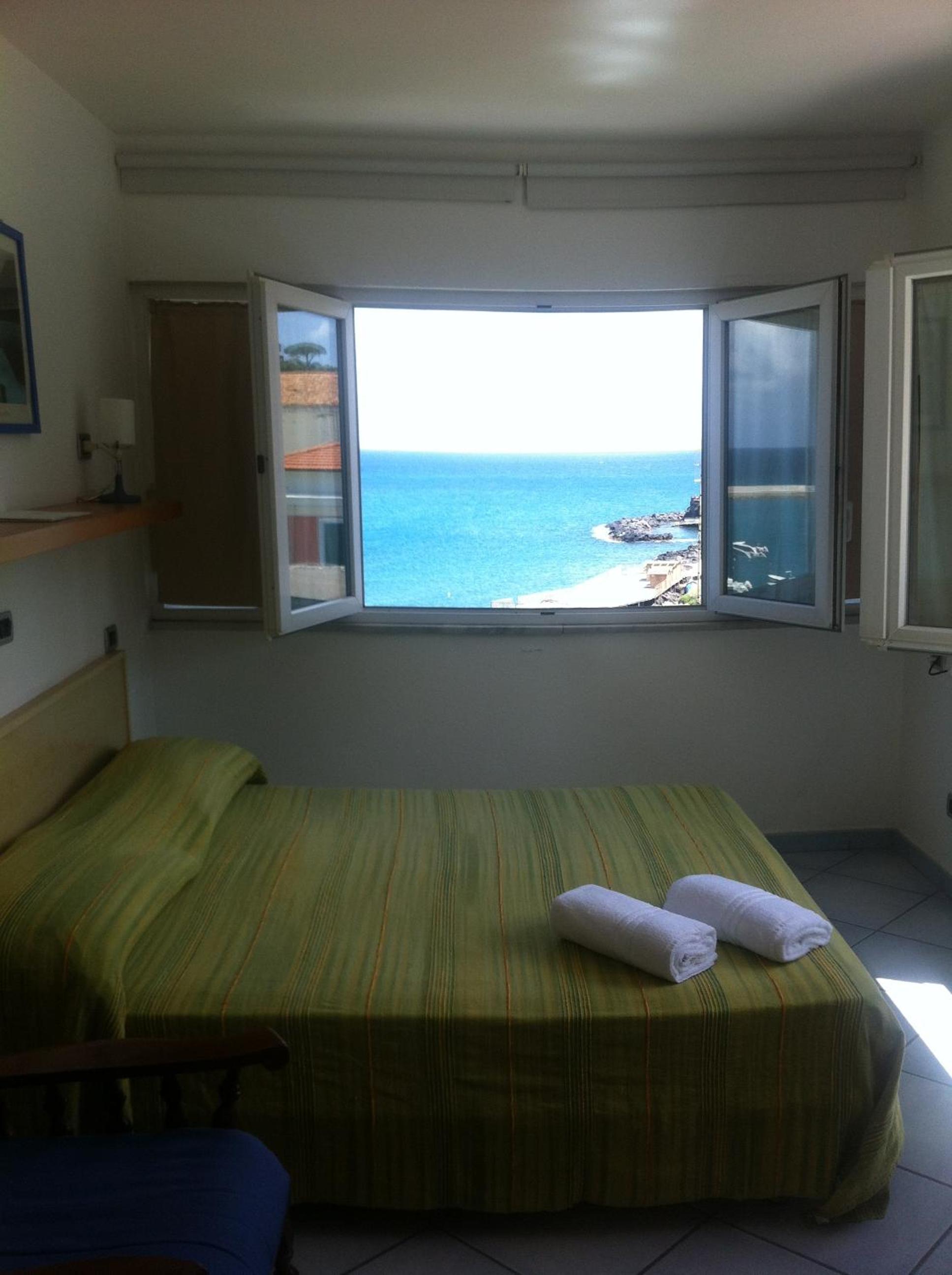 Studio with Sea View (2 Adults)