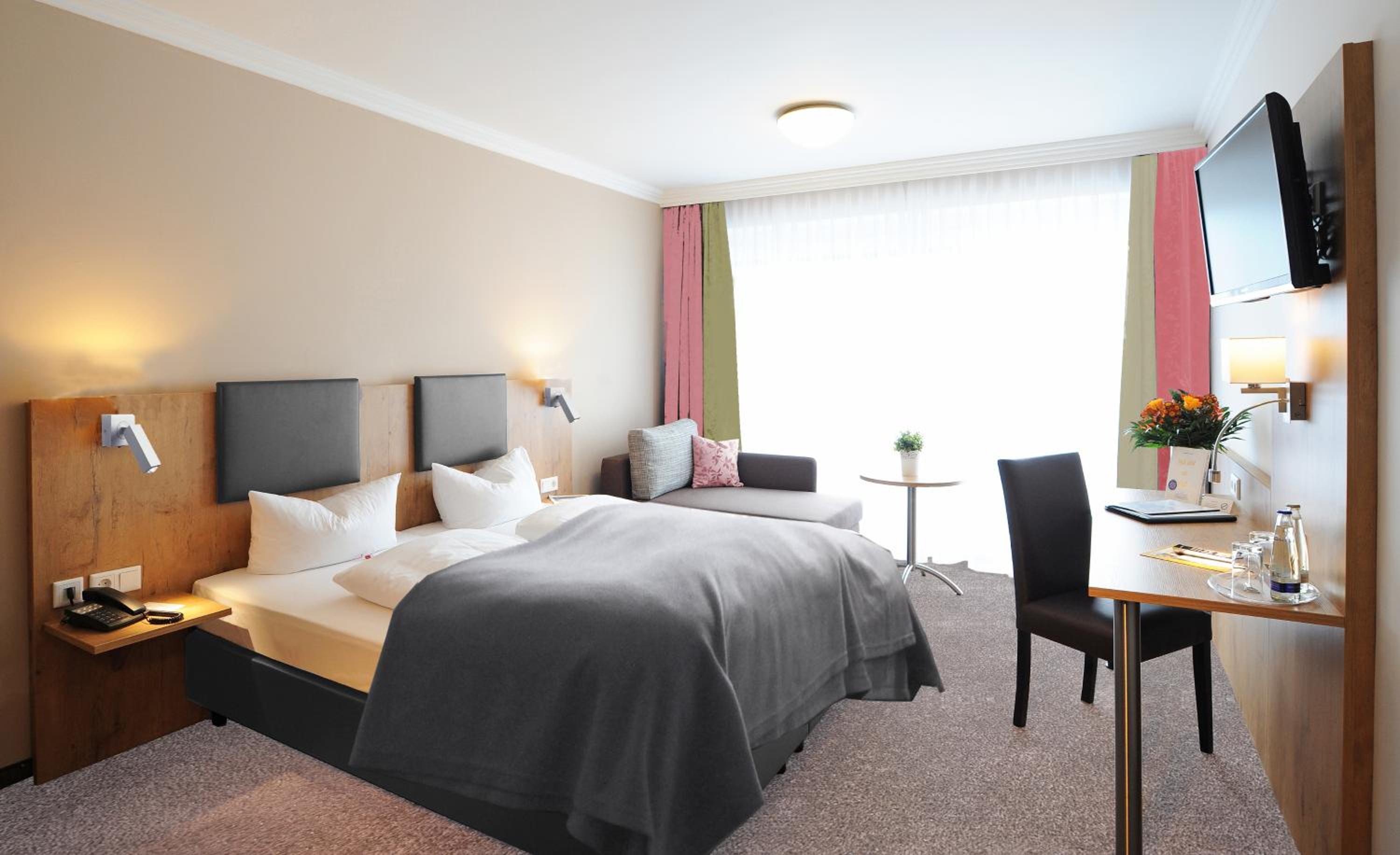 Deluxe Double or Twin Room - Photo 6