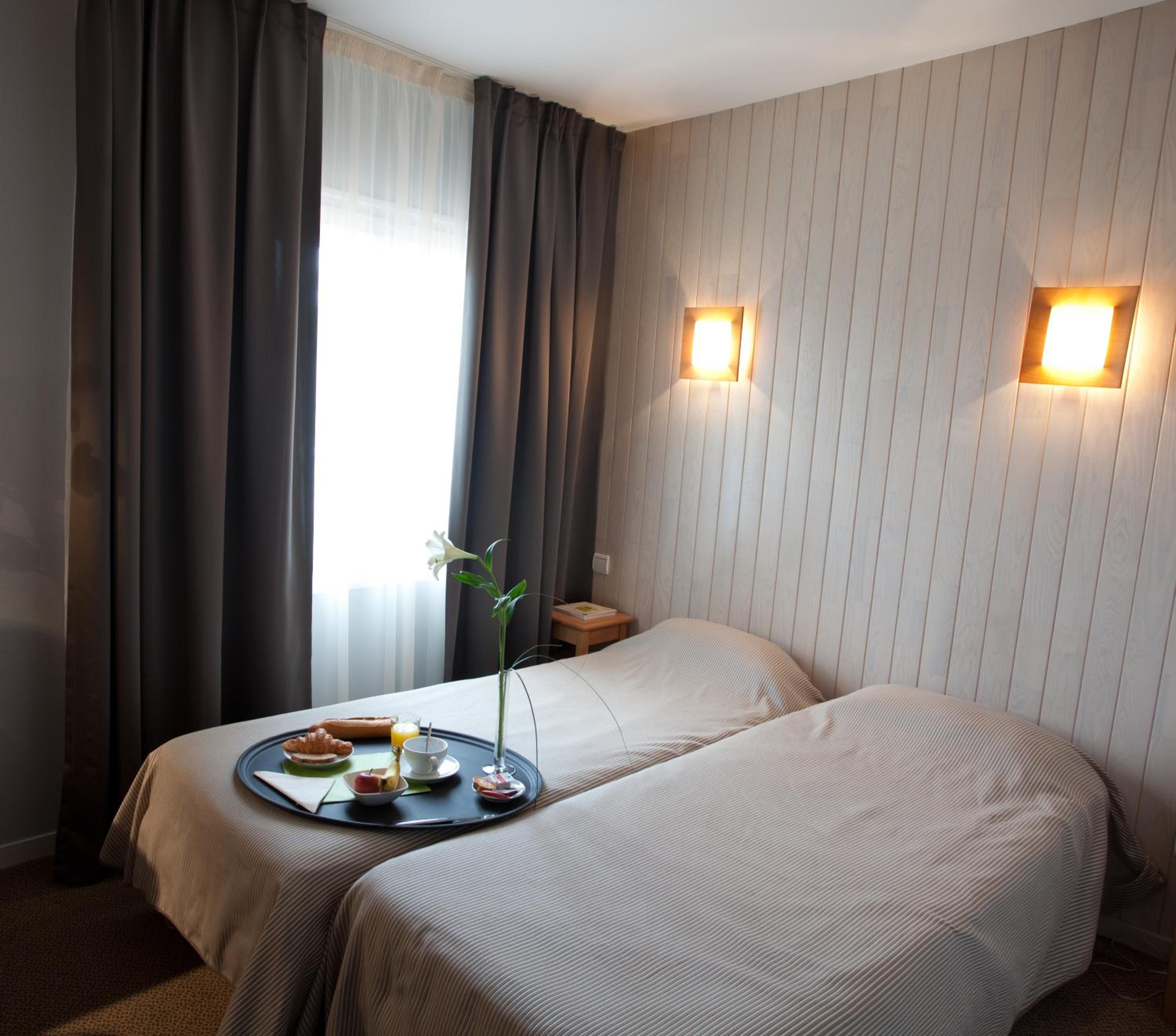 Twin Room - Photo 1